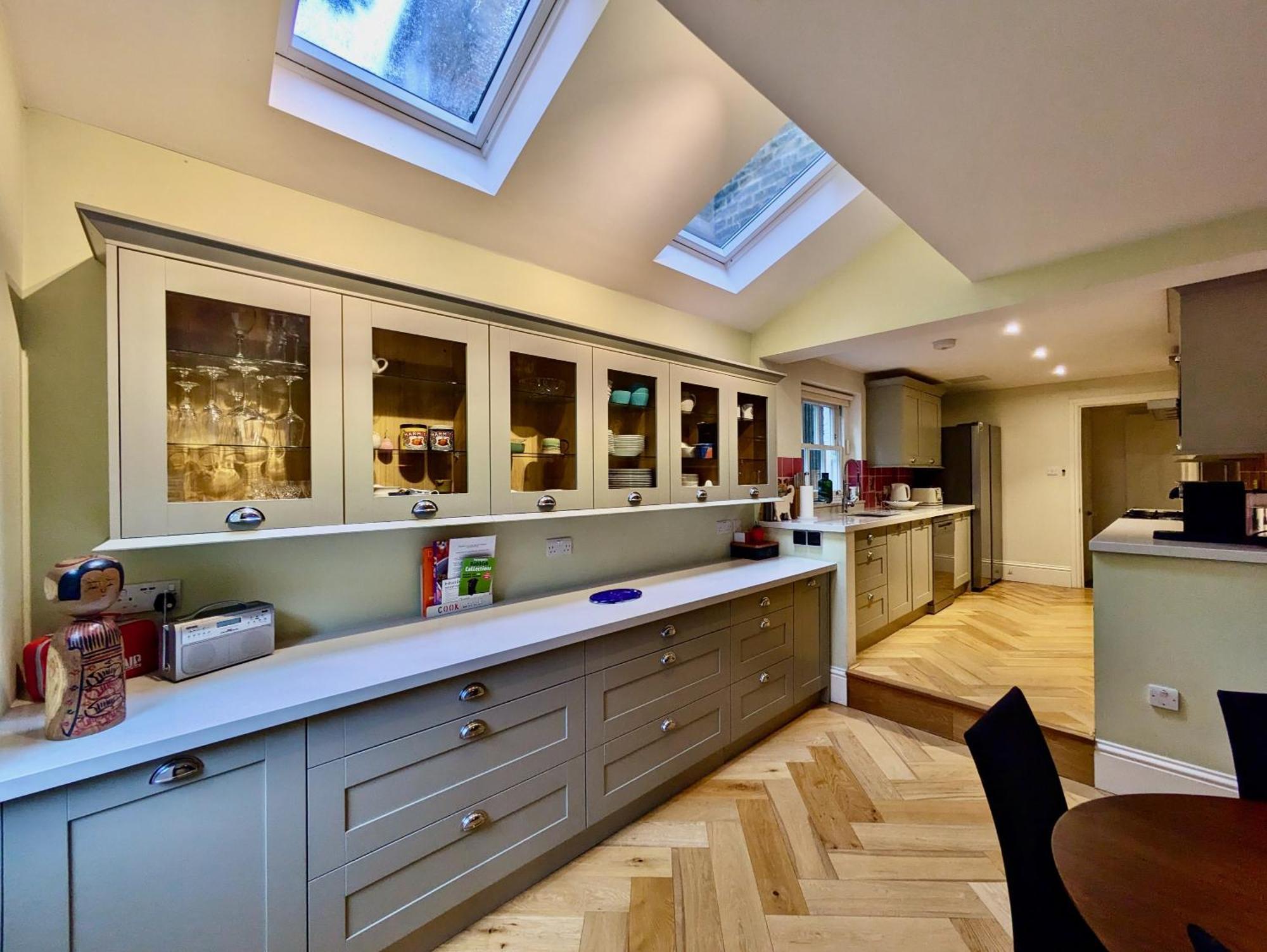 Vakantiehuis Impressive 5br Family In Leafy Londen