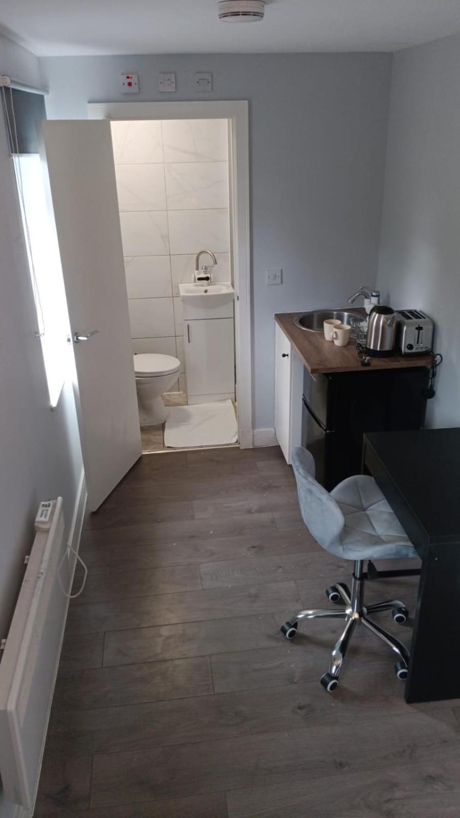 Accommodatie bij particulieren Letzi Private En-suite Near Wembley *