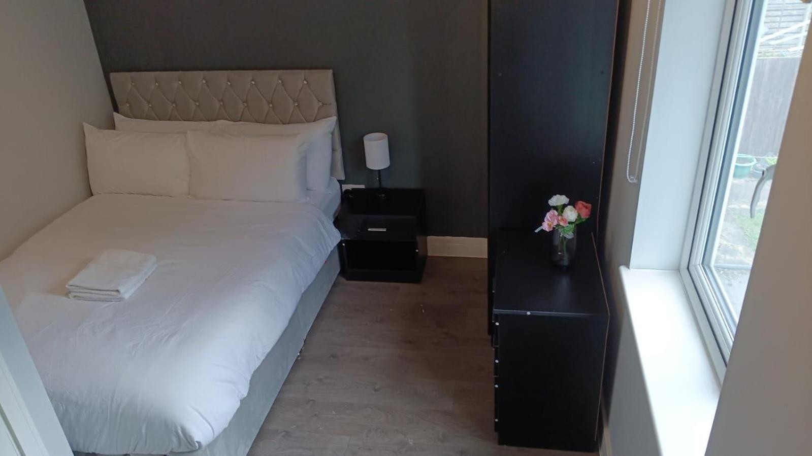 Accommodatie bij particulieren Letzi Private En-suite Near Wembley *