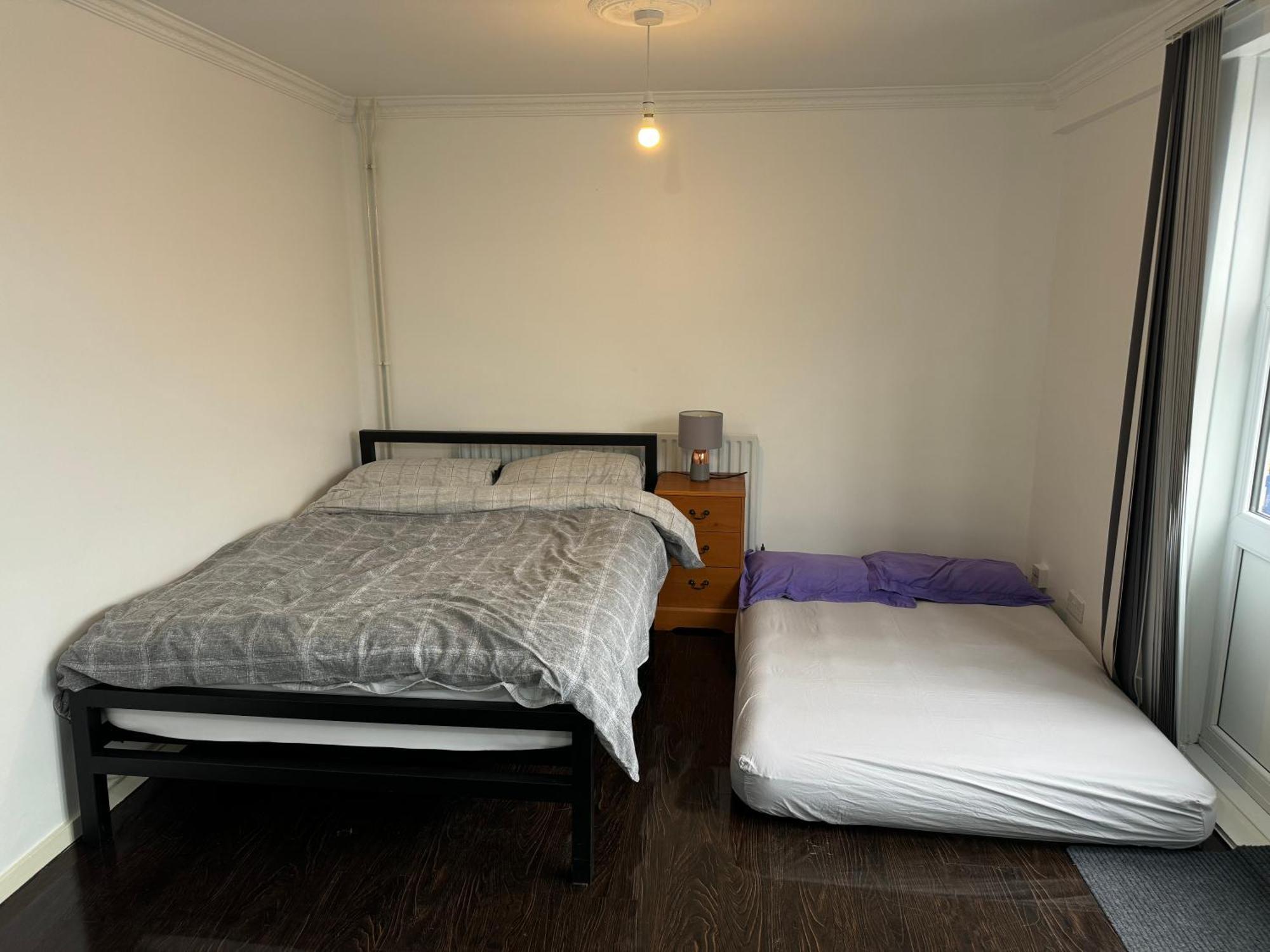 Large Private With Balcony Privat bolig London