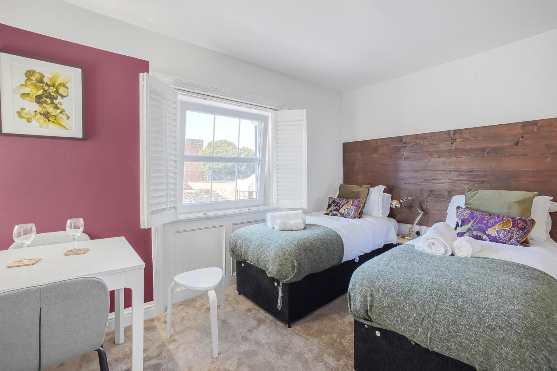 Appartamento London*stamfordhill *2br*sleeps 5*2 Tube Lines*contractors*relocation *
