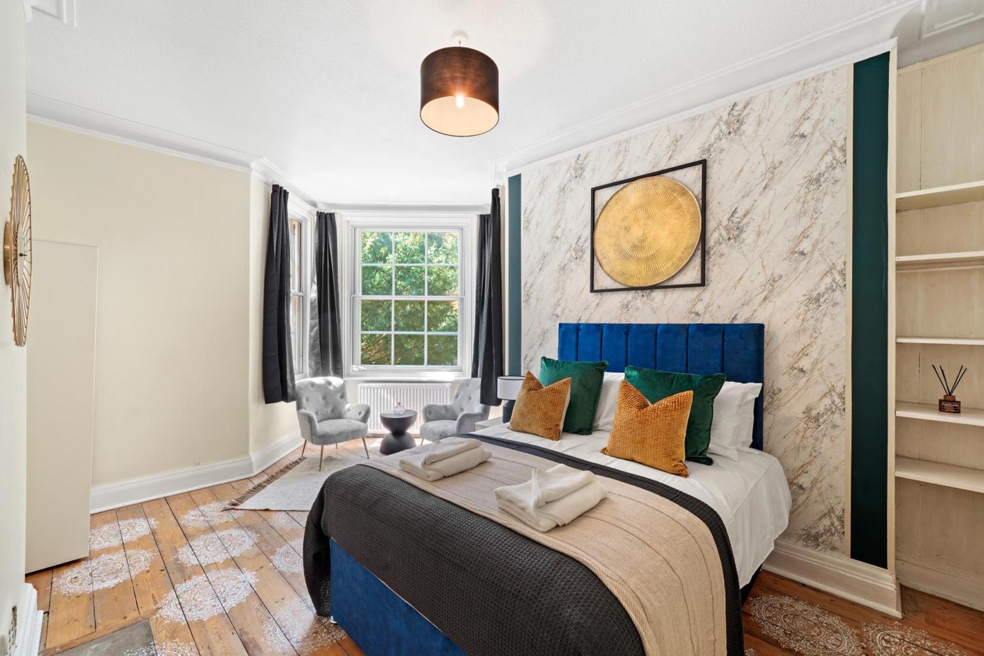 Modern Deluxe 3 Bed In Putney - Parking * Londen