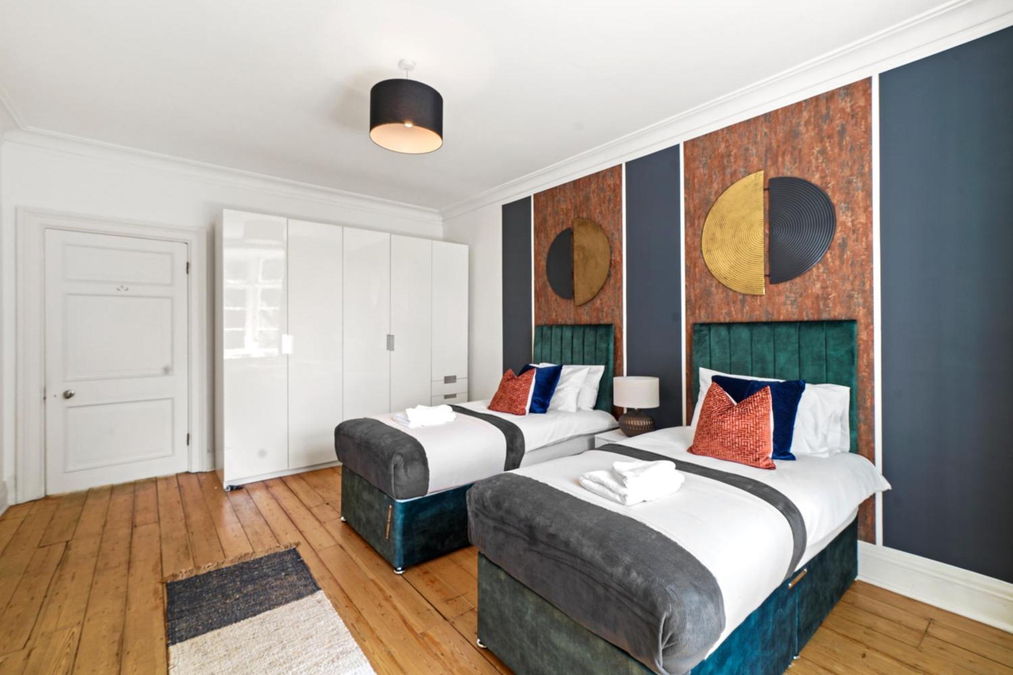 Modern Deluxe 3 Bed In Putney - Parking Appartement Londen