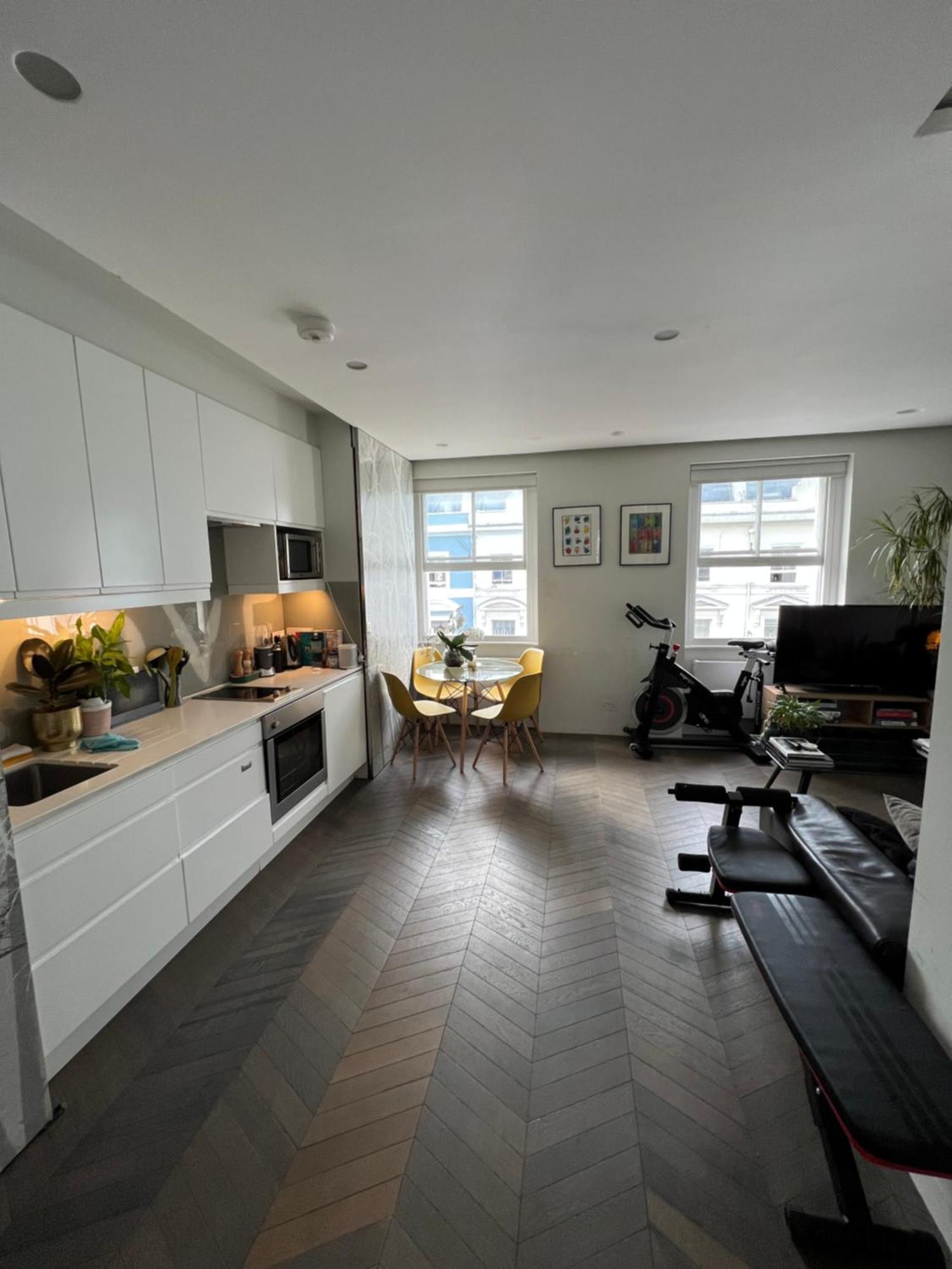 One Bedroom Flat Near Portobello Road Appartement Londen