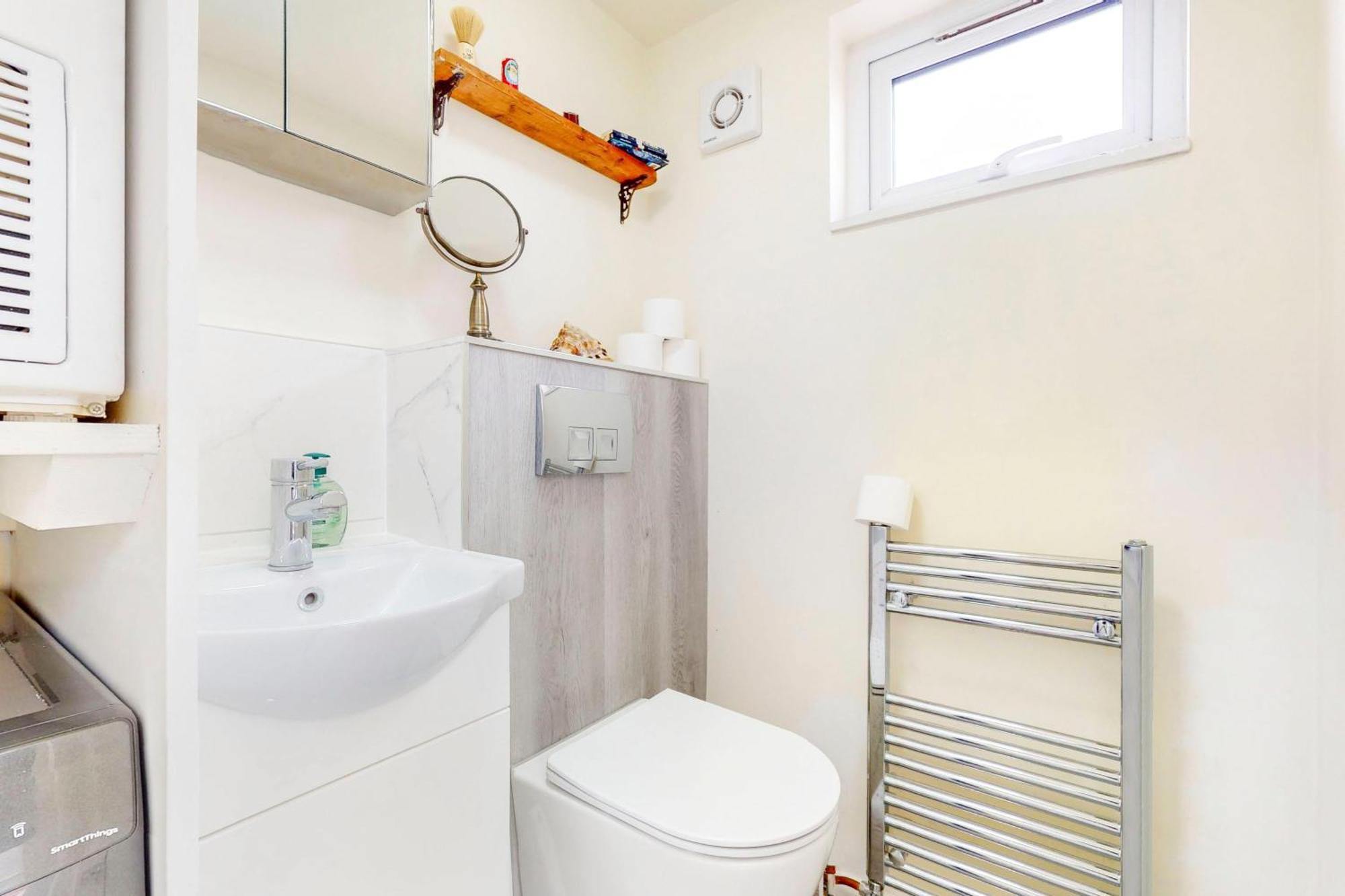 2bed With Free Parking & An Aircon - 40min To Centre Londen