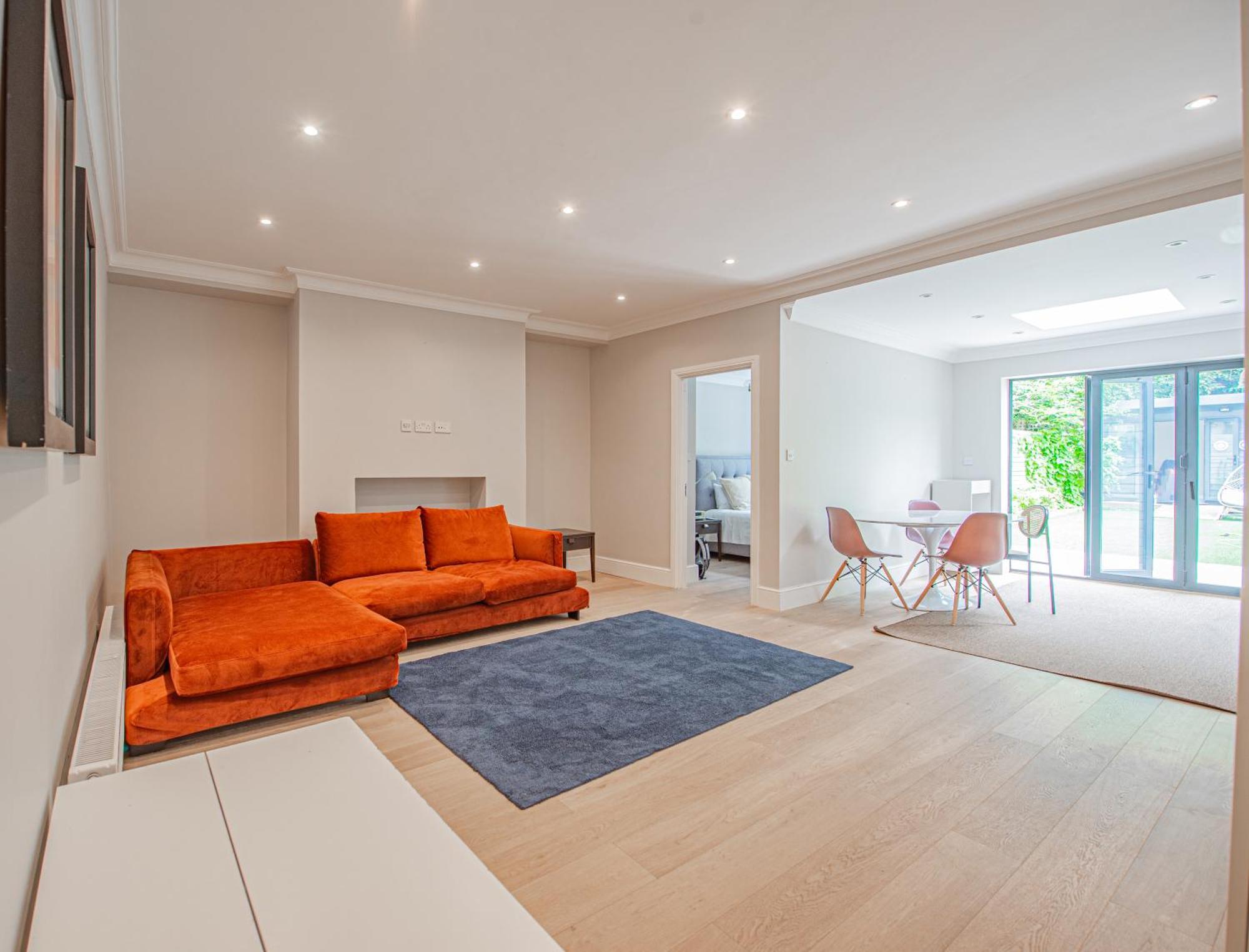 Stylish 3 Bedroom Flat In Little Venice London