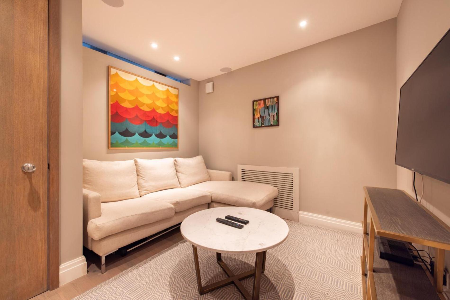 Sunny In Chelsea - Luxurious 3 Bedroom Chelsea Feriehus