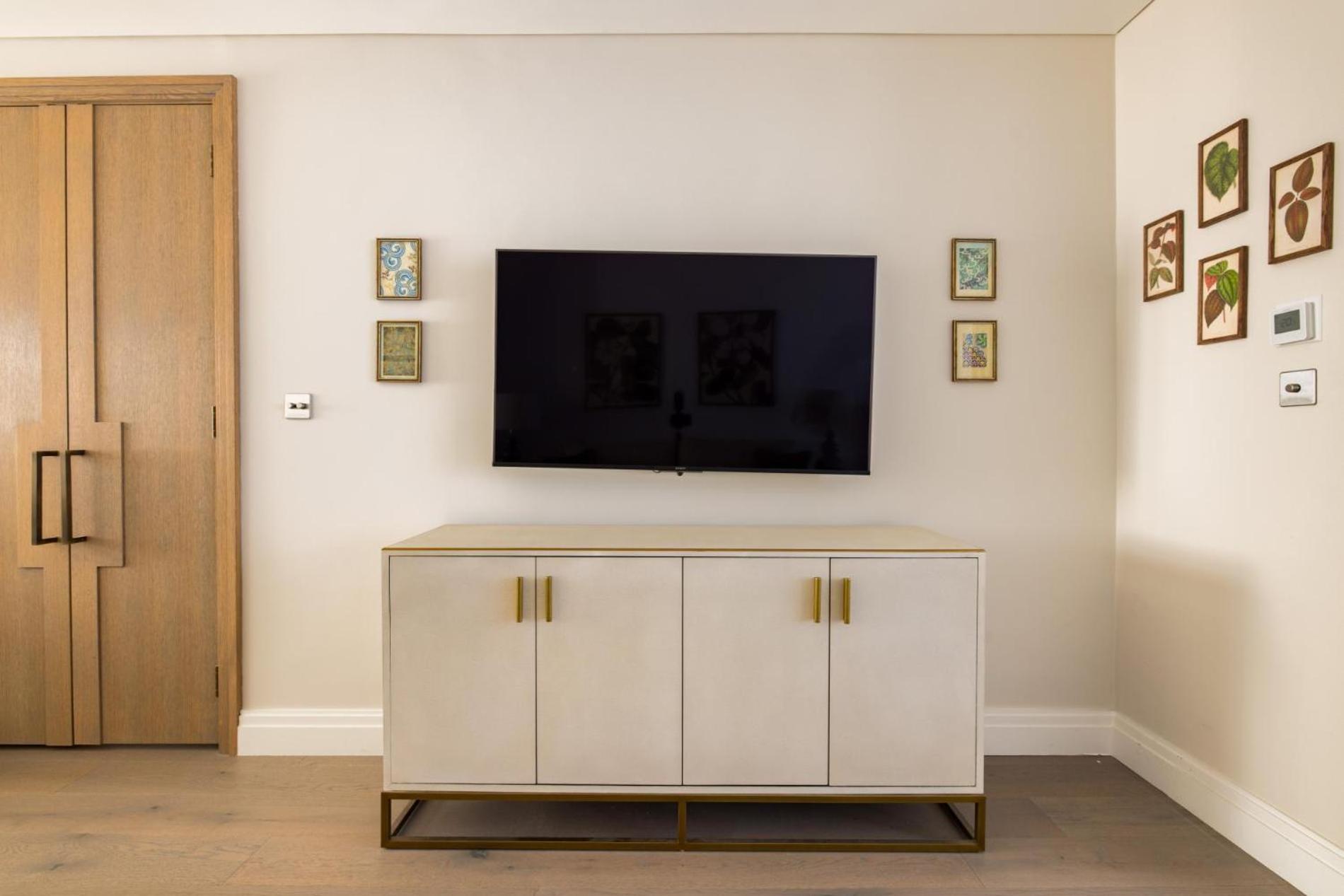 Sunny In Chelsea - Luxurious 3 Bedroom Chelsea Feriehus London