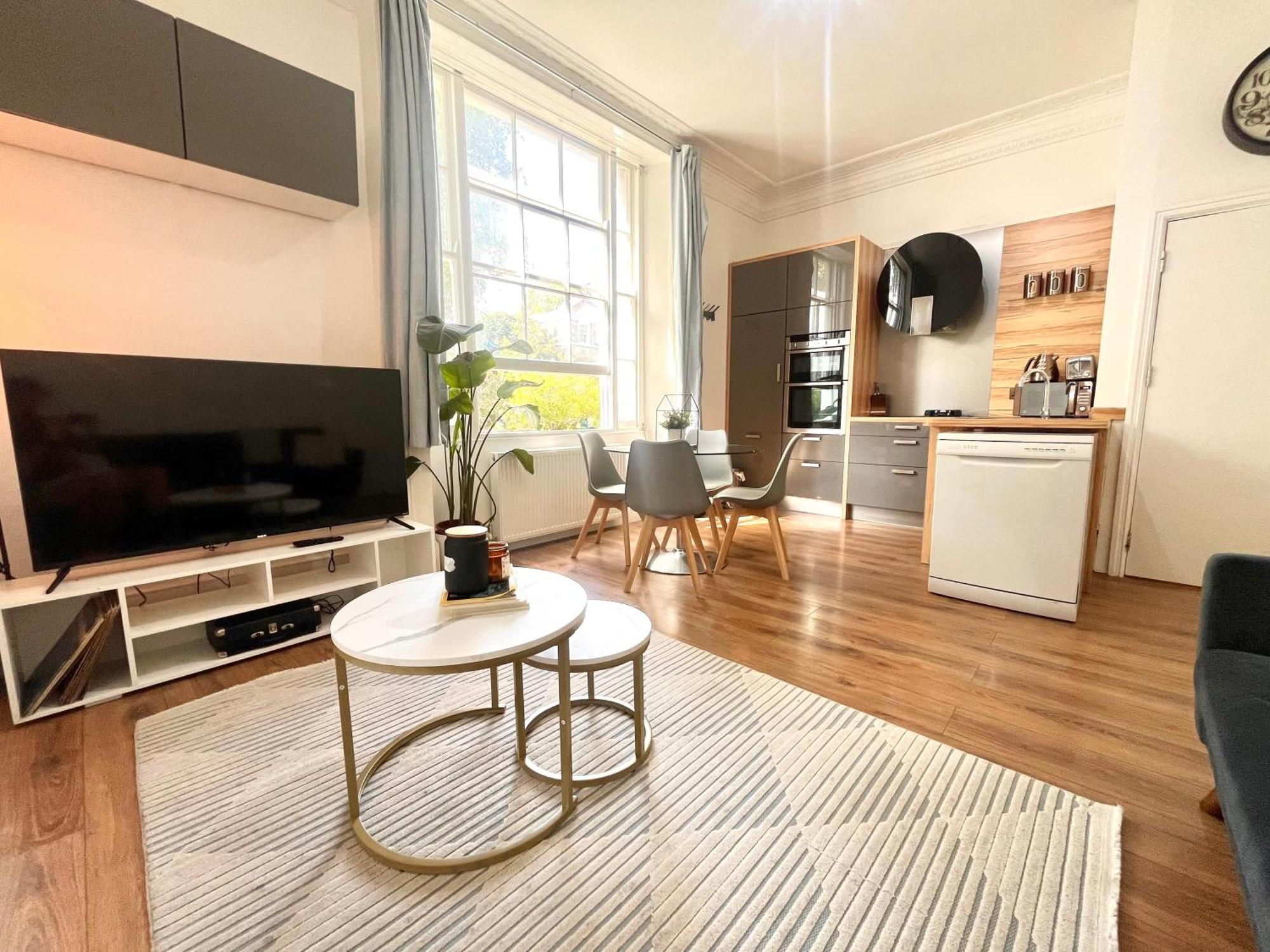 Spacious Comfort In Heart Of Camden * London