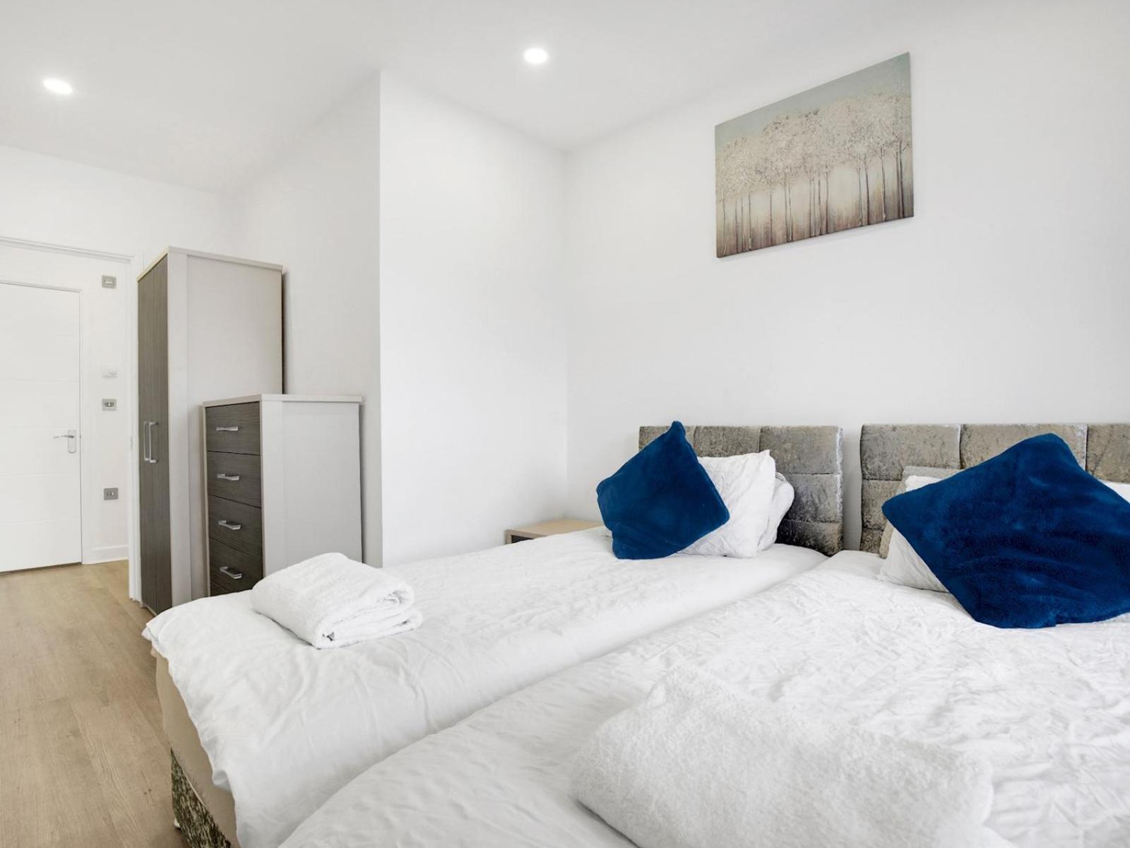 Pass The Keys Canning Town Excel Centre Balcony Holiday home London