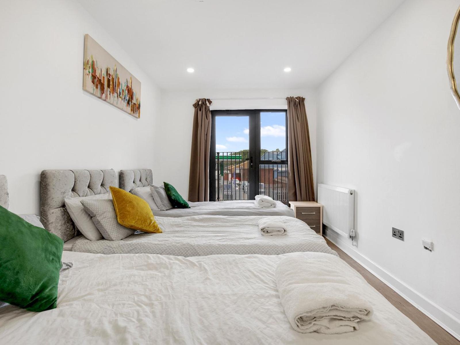 Pass The Keys Canning Town Excel Centre Balcony Holiday home