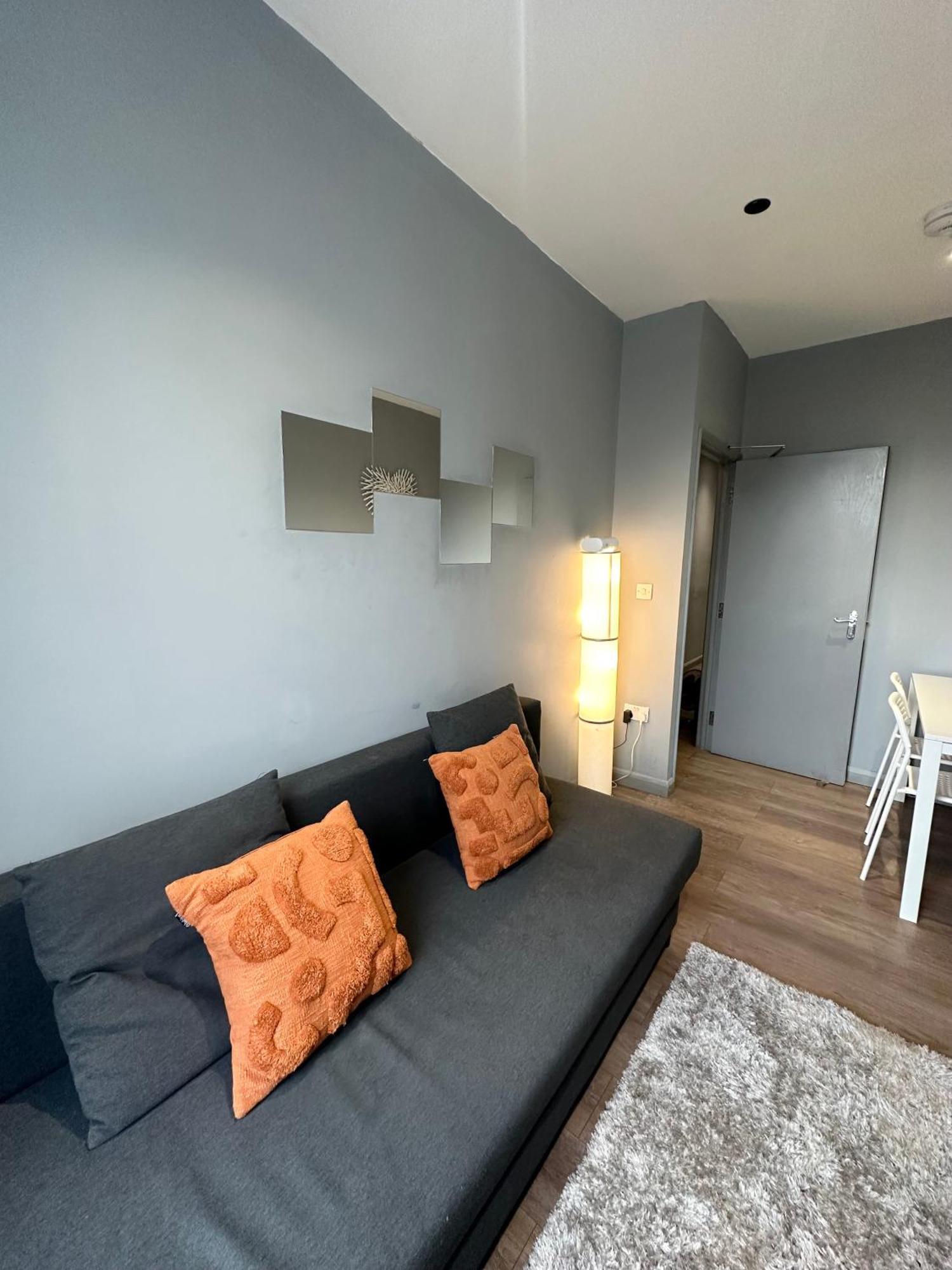 Kingcross 3 Bedroom Flat, 3mins To Euston * Londen
