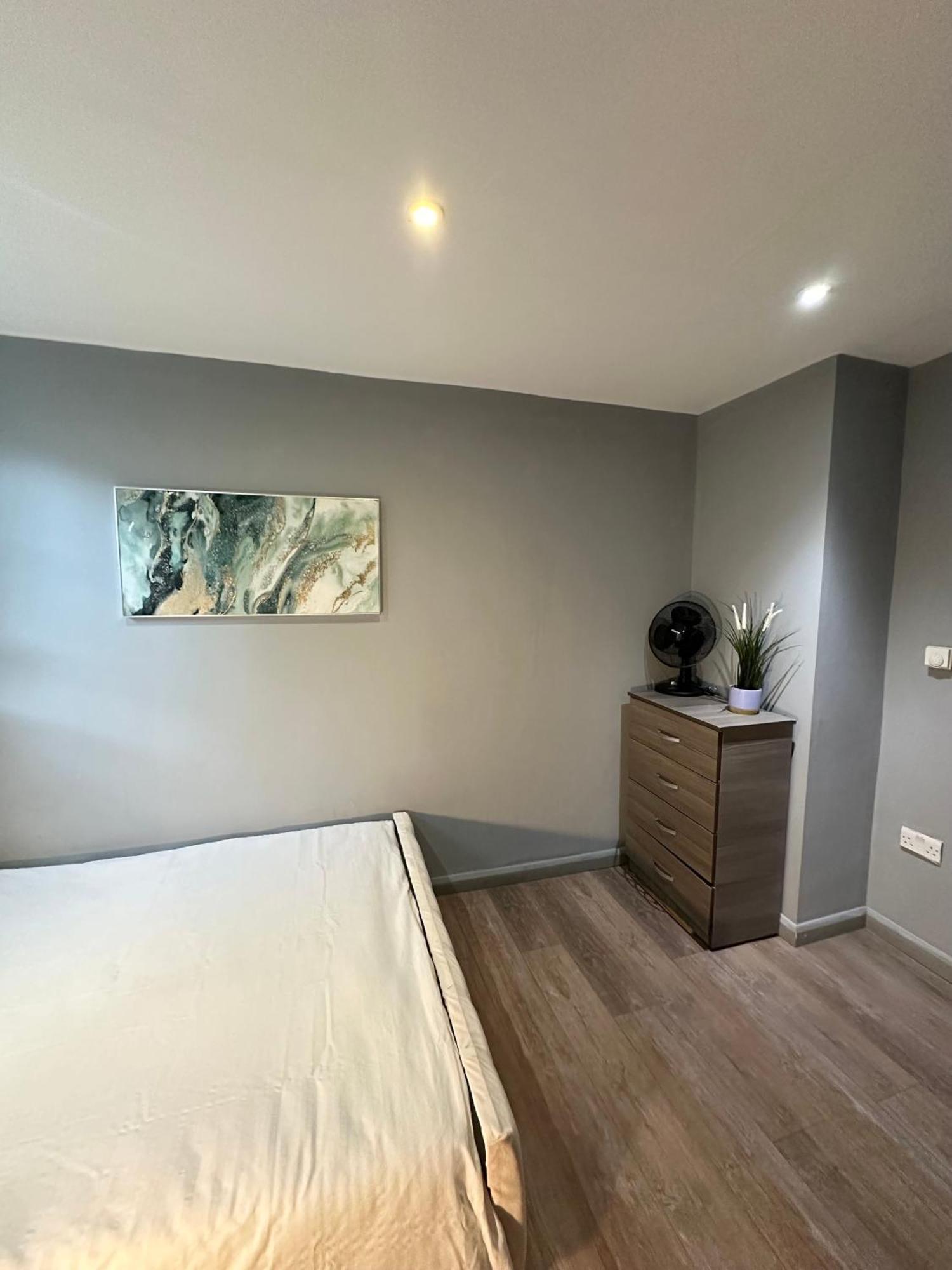 Kingcross 3 Bedroom Flat, 3mins To Euston * Londen
