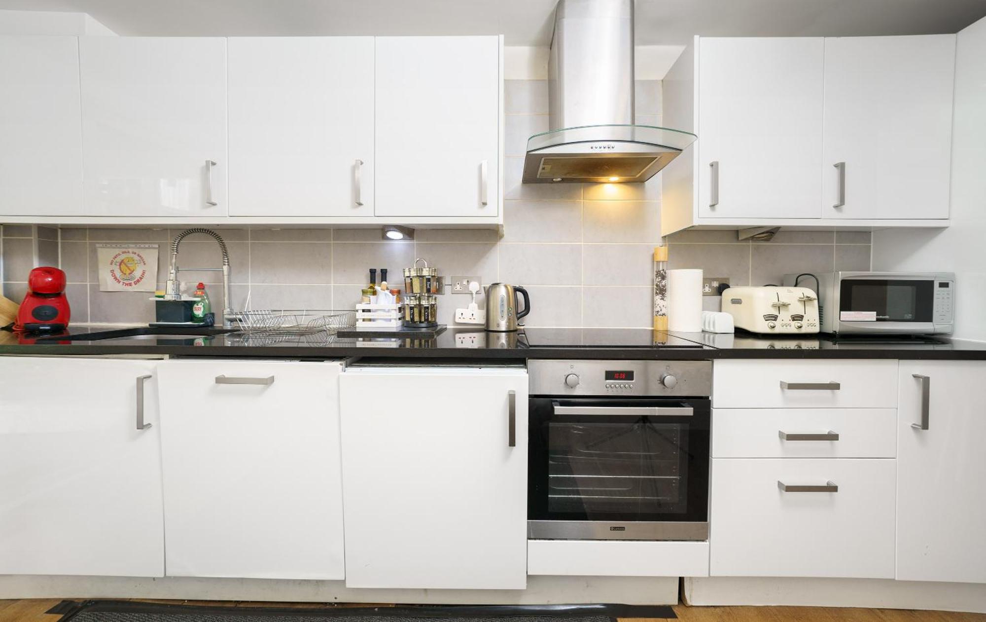 Modern 3 Bed 2 Bath Hyde Park Appartamento