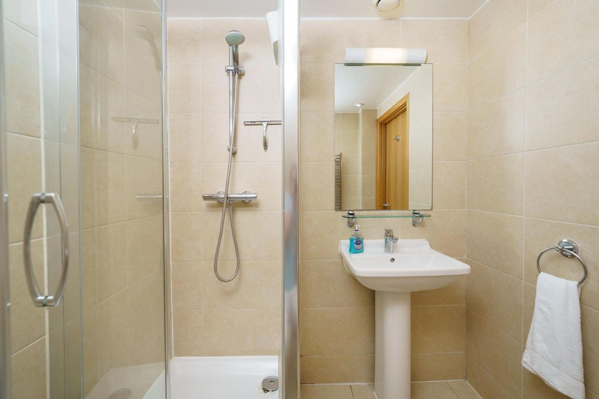 Apartment Modern 3 Bed 2 Bath Hyde Park