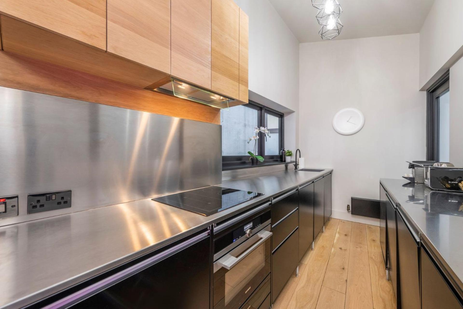 The Insta Playhouse - Covent Garden - By Frankie Says Apartment