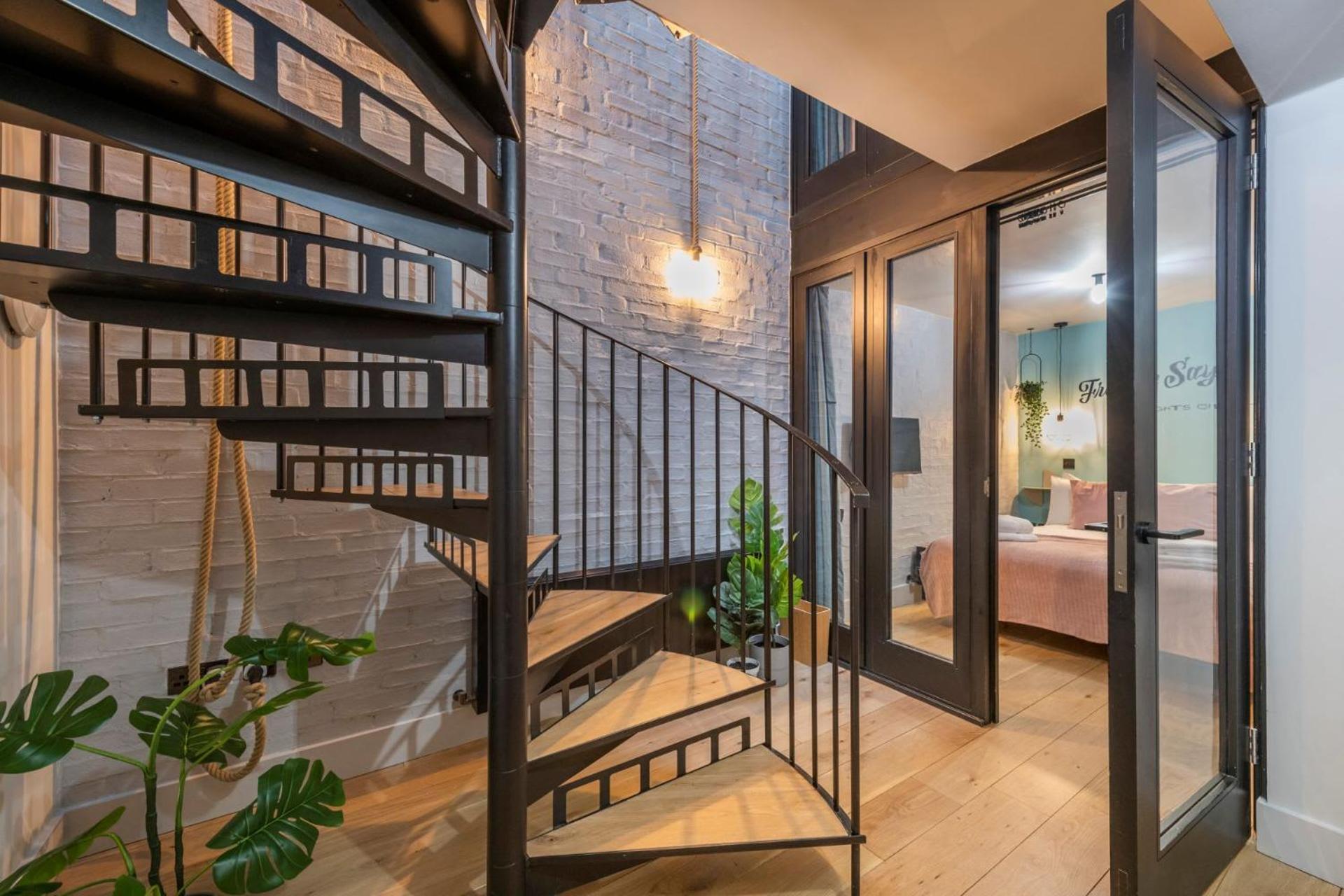 The Insta Playhouse - Covent Garden - By Frankie Says London