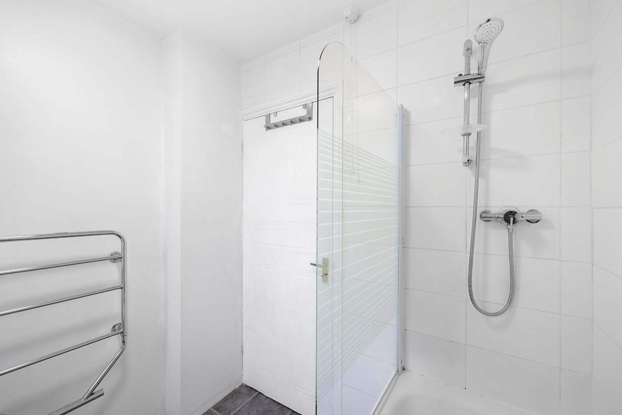 Kirkwall 1bedroom Apt Sleeps 4 With Wifi & Lesiure By Maison Christo Property Short Lets & Serviced *