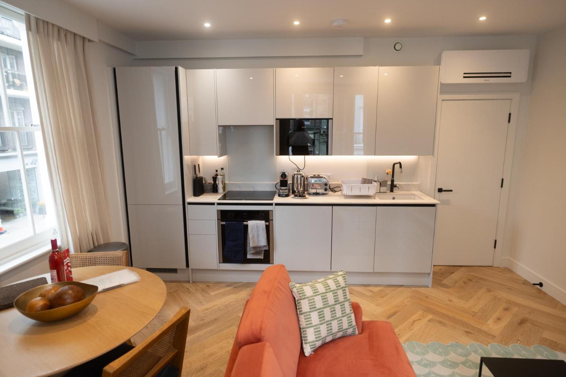Bright, Modern One Bedroom On 1st Floor Lejlighed *