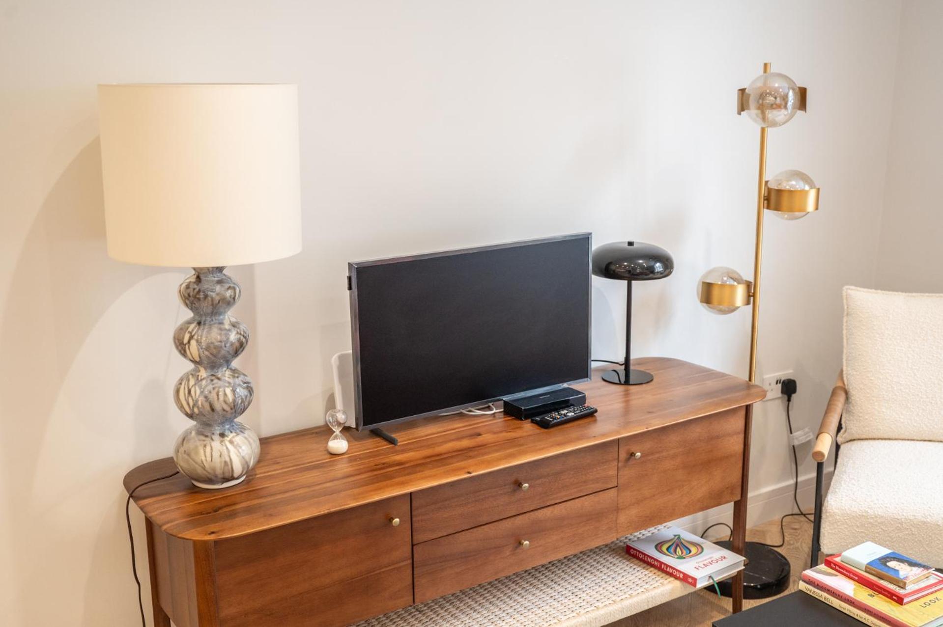 Lejlighed Bright, Modern One Bedroom On 1st Floor