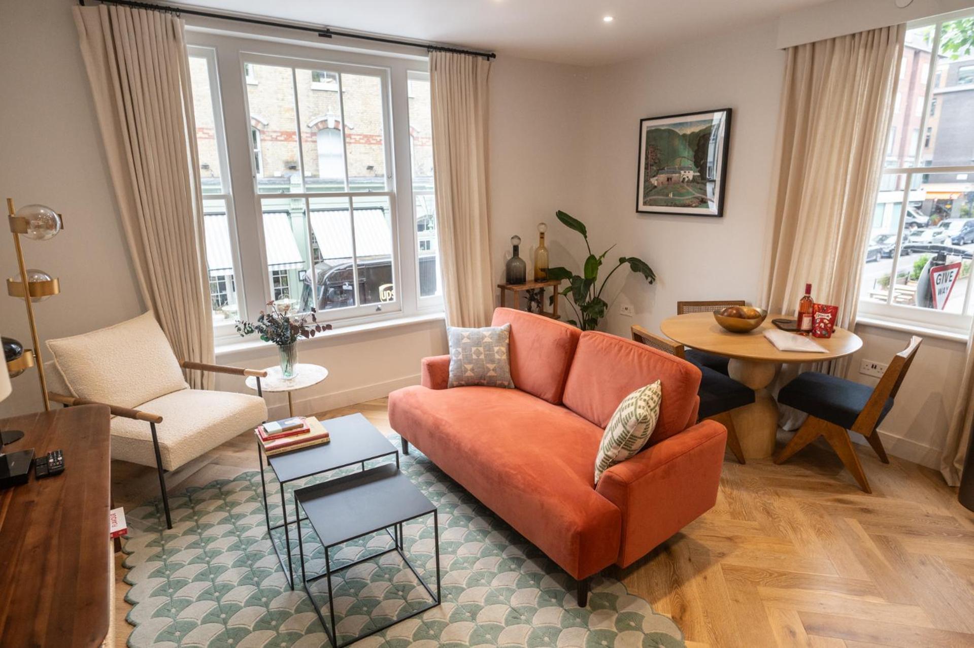 Apartment Bright, Modern One Bedroom On 1st Floor