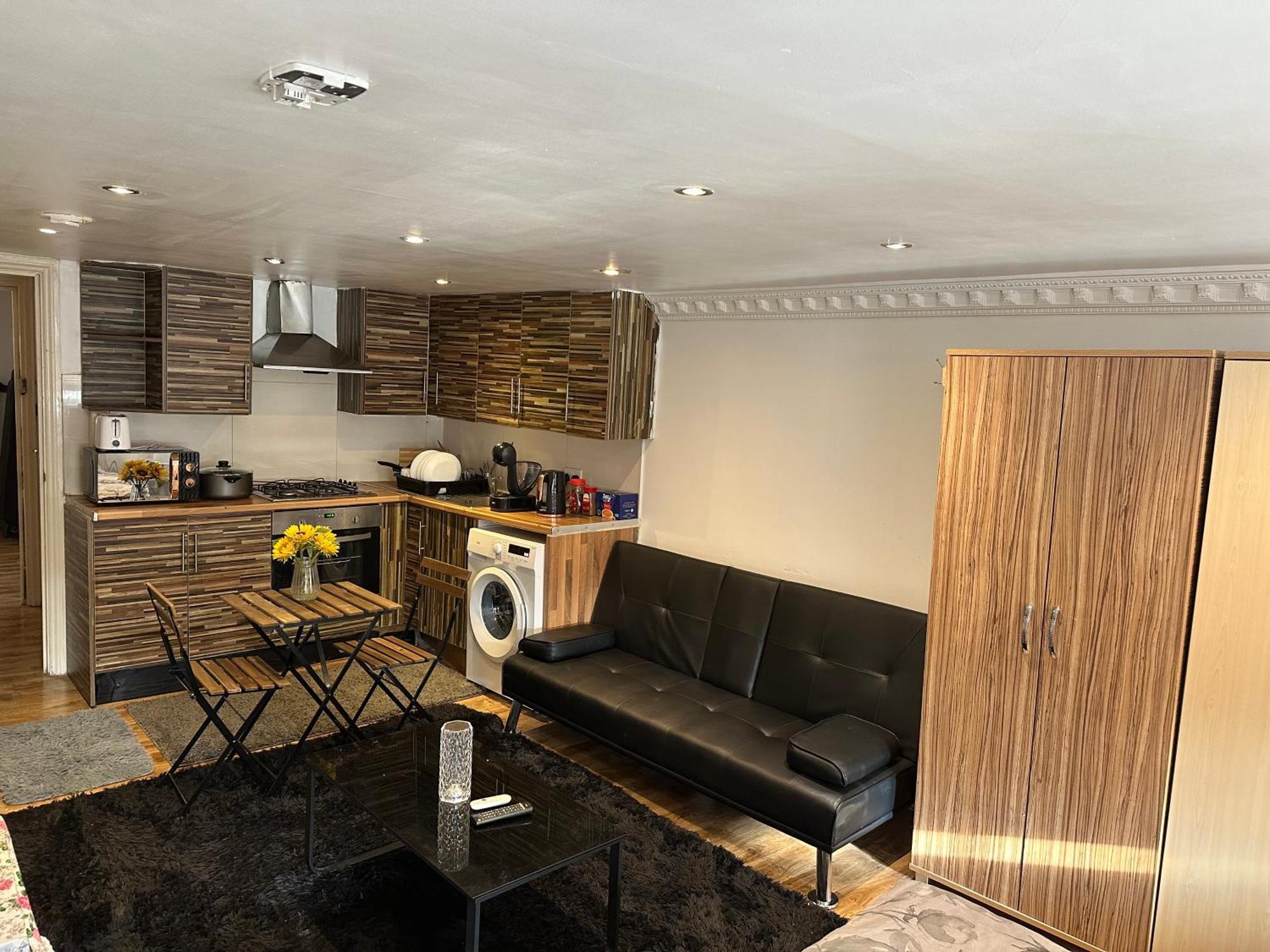 1 Bedroom Studio S5 Lägenhet London