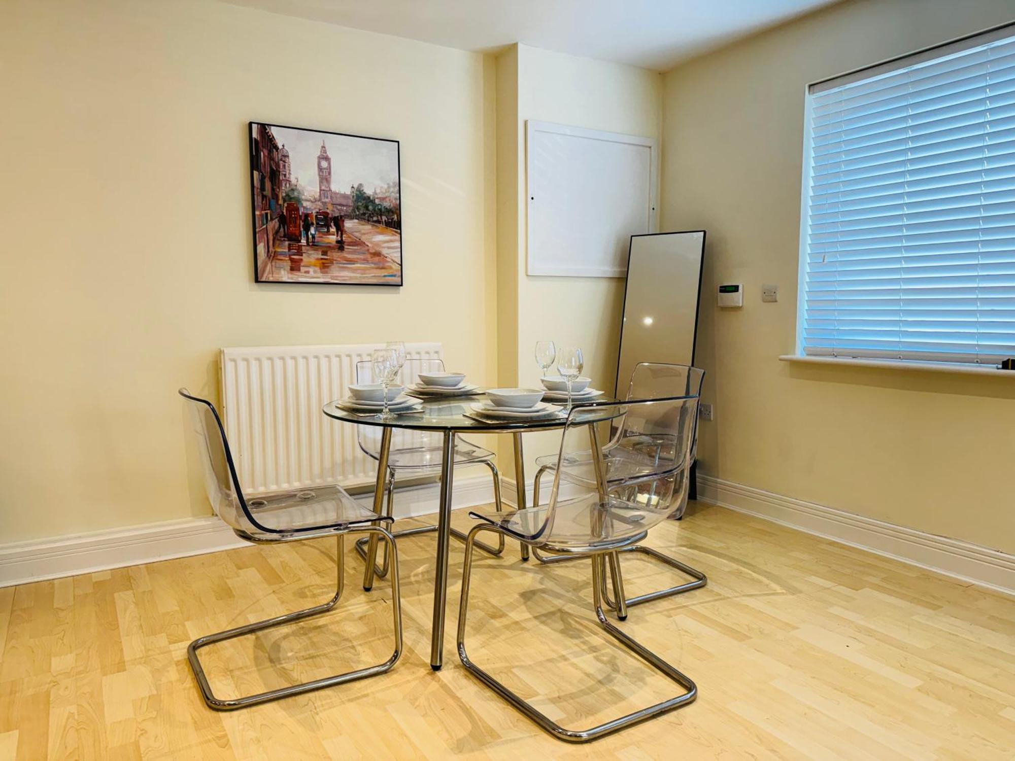 Ground Floor Wimbledon Flat With Parking Appartement