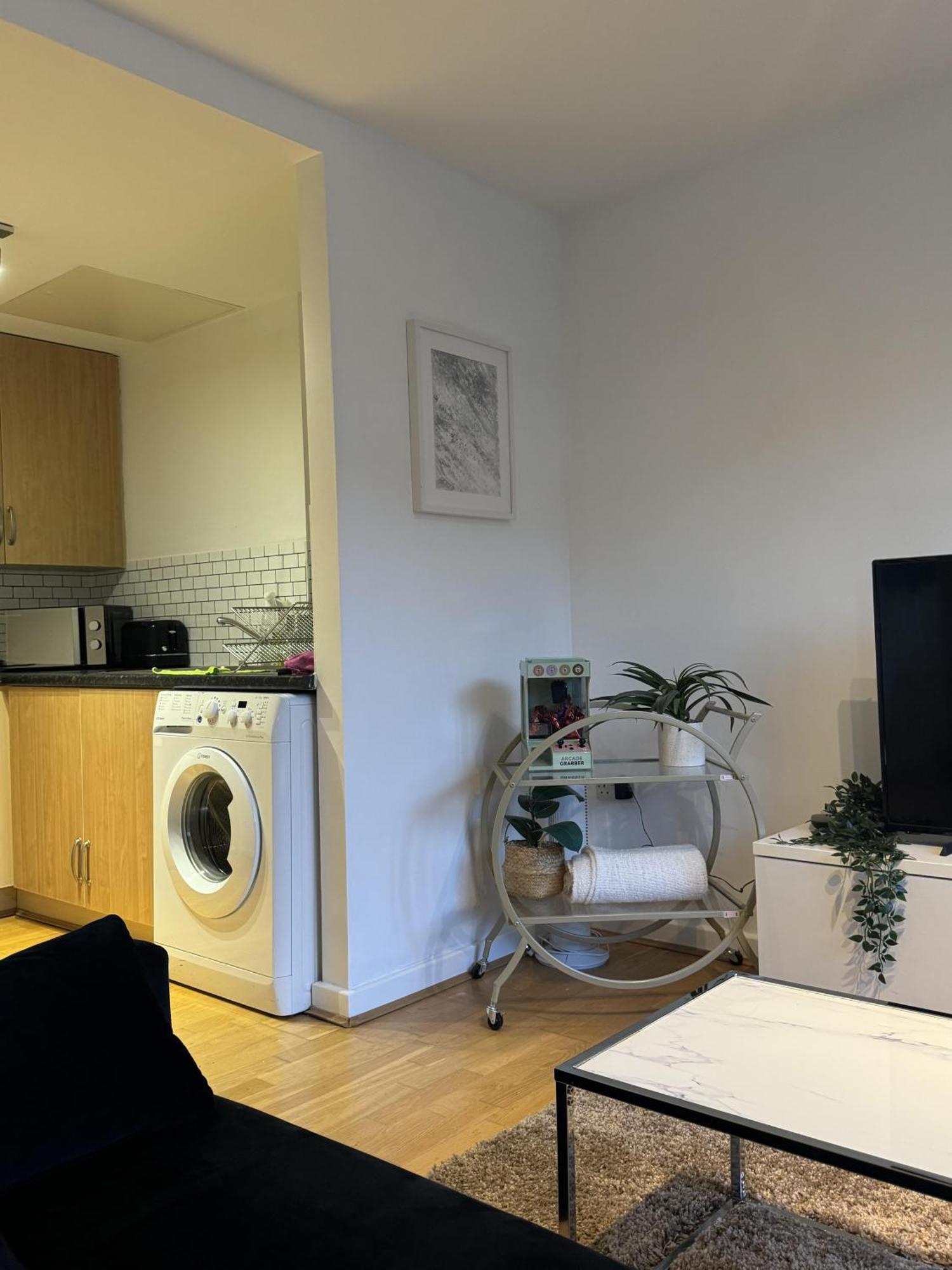 Cozy Overlooking Emirates Stadium Apartment