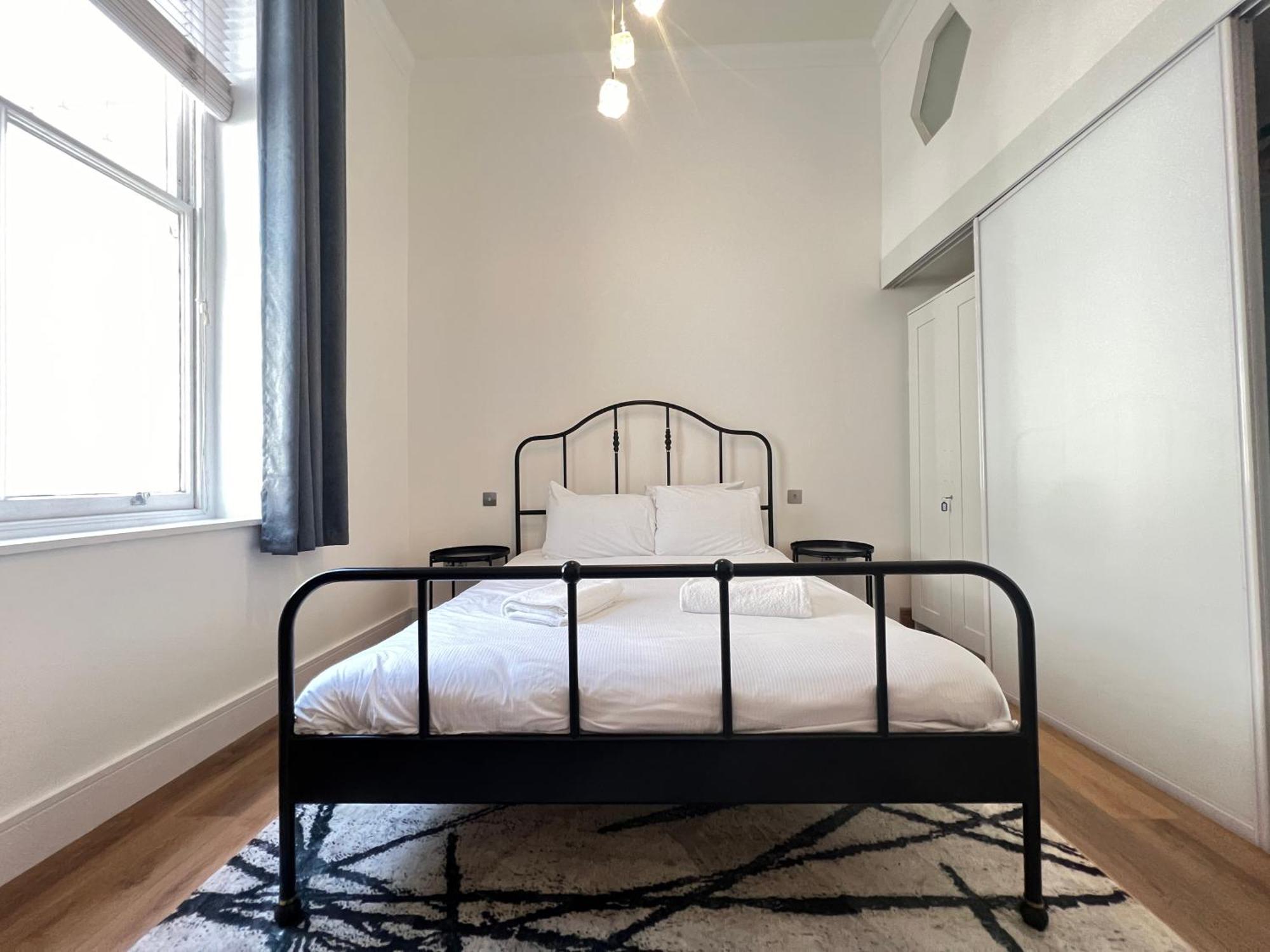 3.5 High Ceilings - Centrally Located Londra