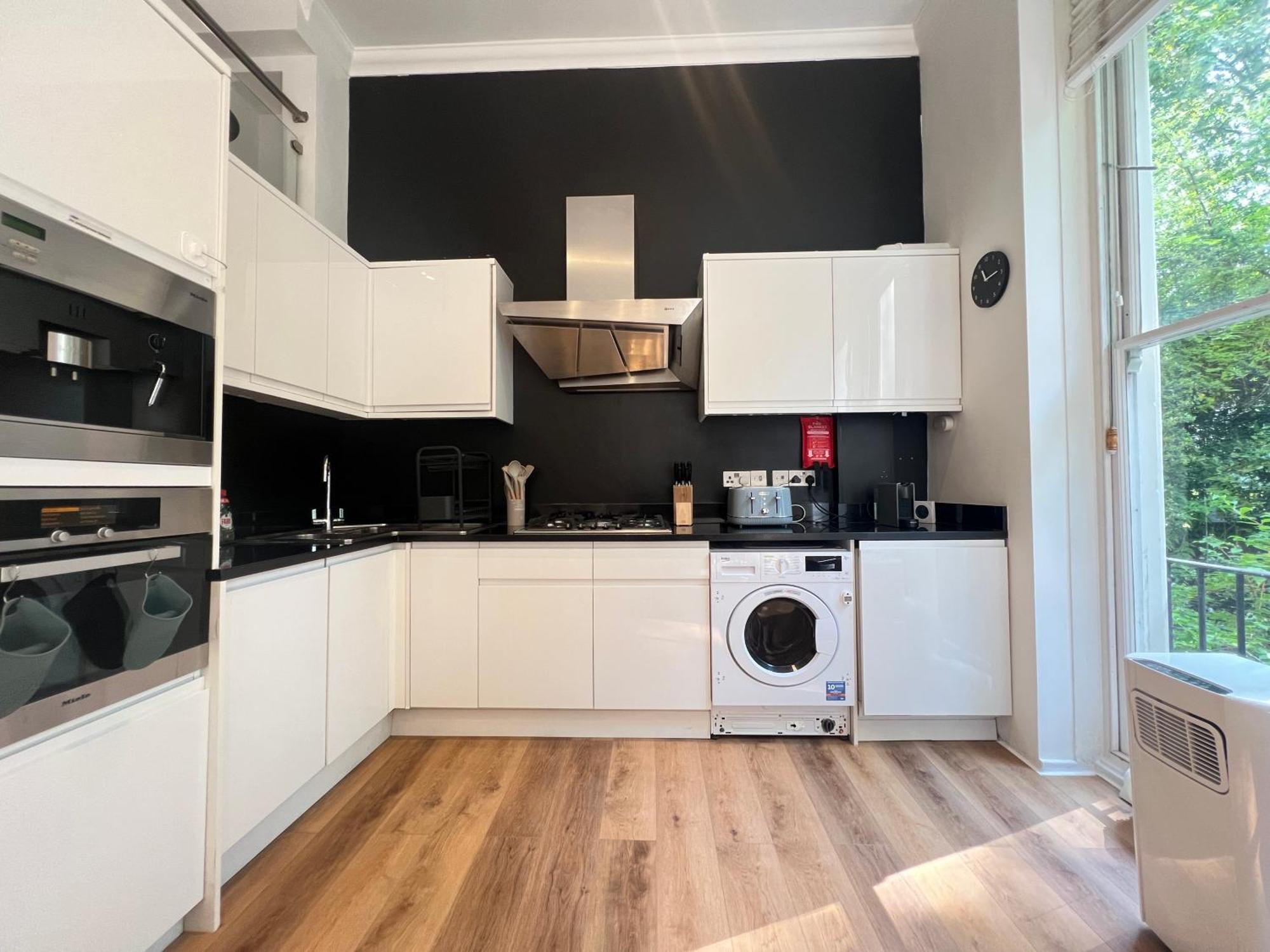 Appartamento 3.5 High Ceilings - Centrally Located Londra