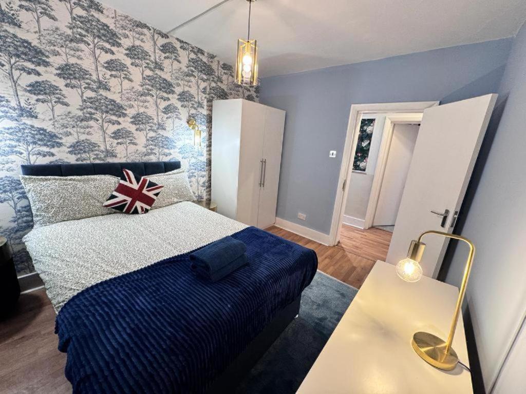 Apartment Three Bedroom Near Thomas River London
