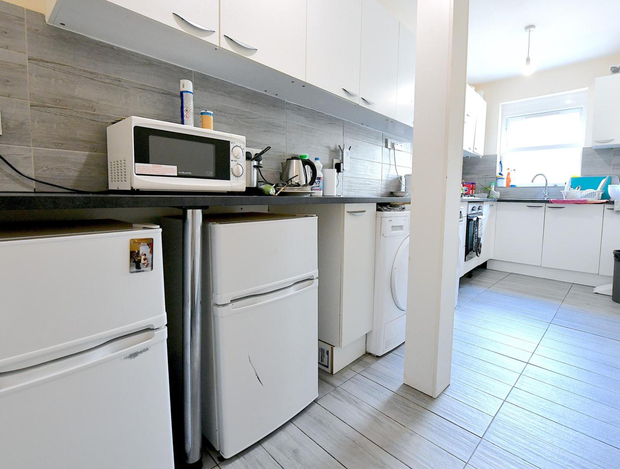 Flats Near Seven Sisters Apartment *