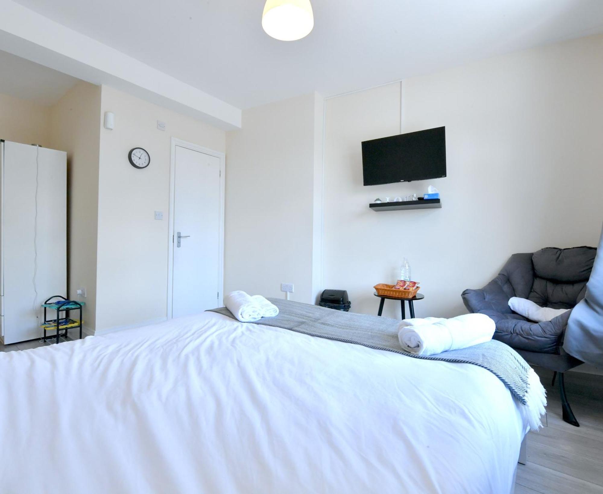 Flats Near Seven Sisters Apartment