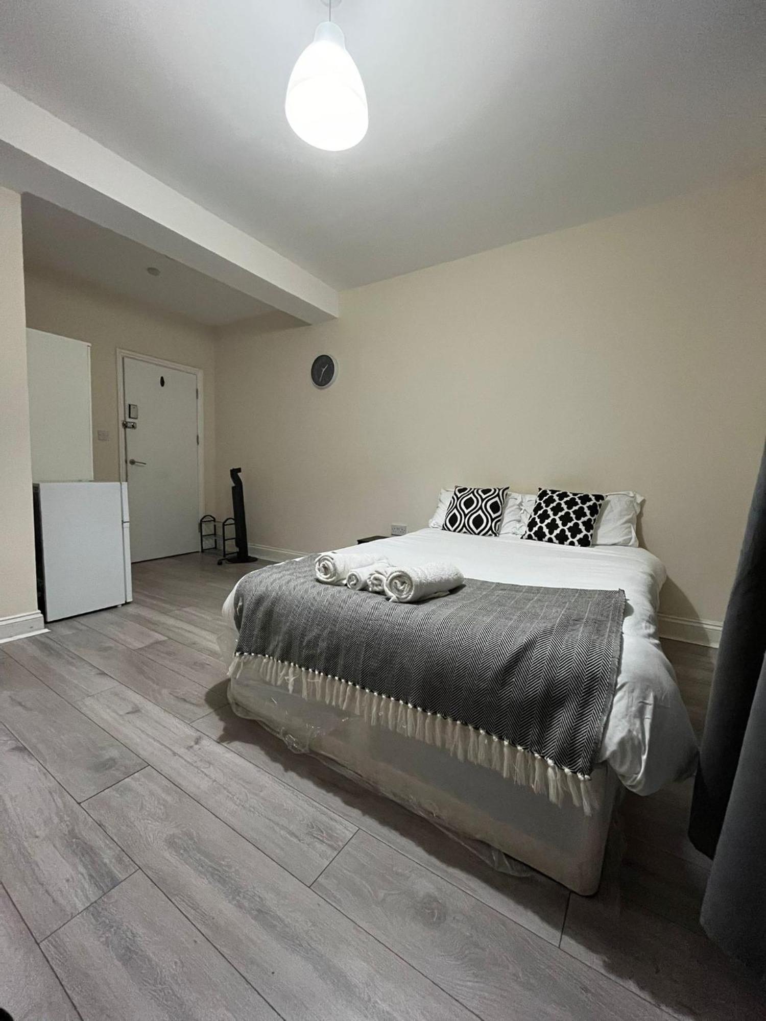 Flats Near Seven Sisters Apartment *
