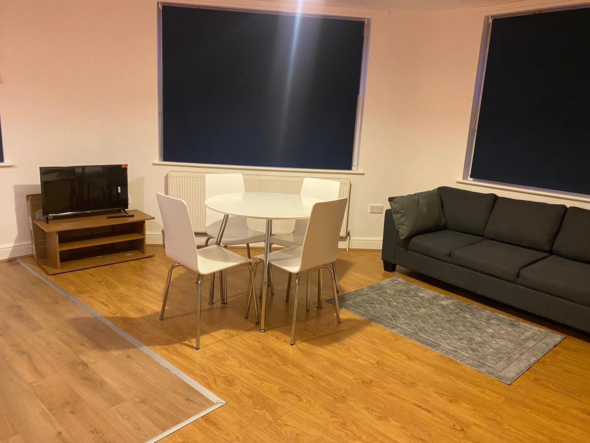 Lovely Cozy One Bedroom In Whitechapel * Londra