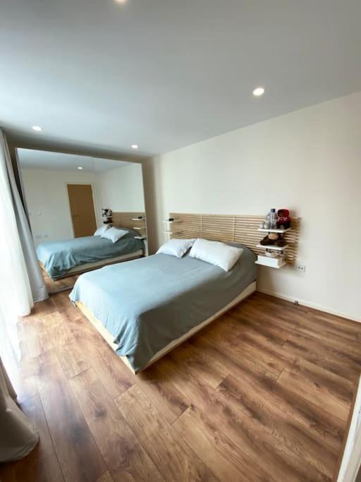 Floor 1bed With Balcony, View * London