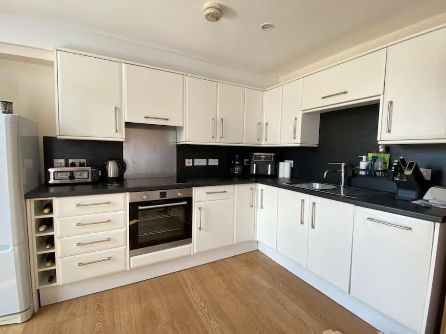 Floor 1bed With Balcony, View *