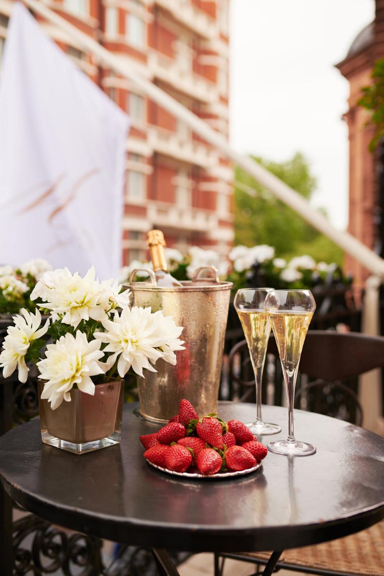 Milestone Kensington 5* London