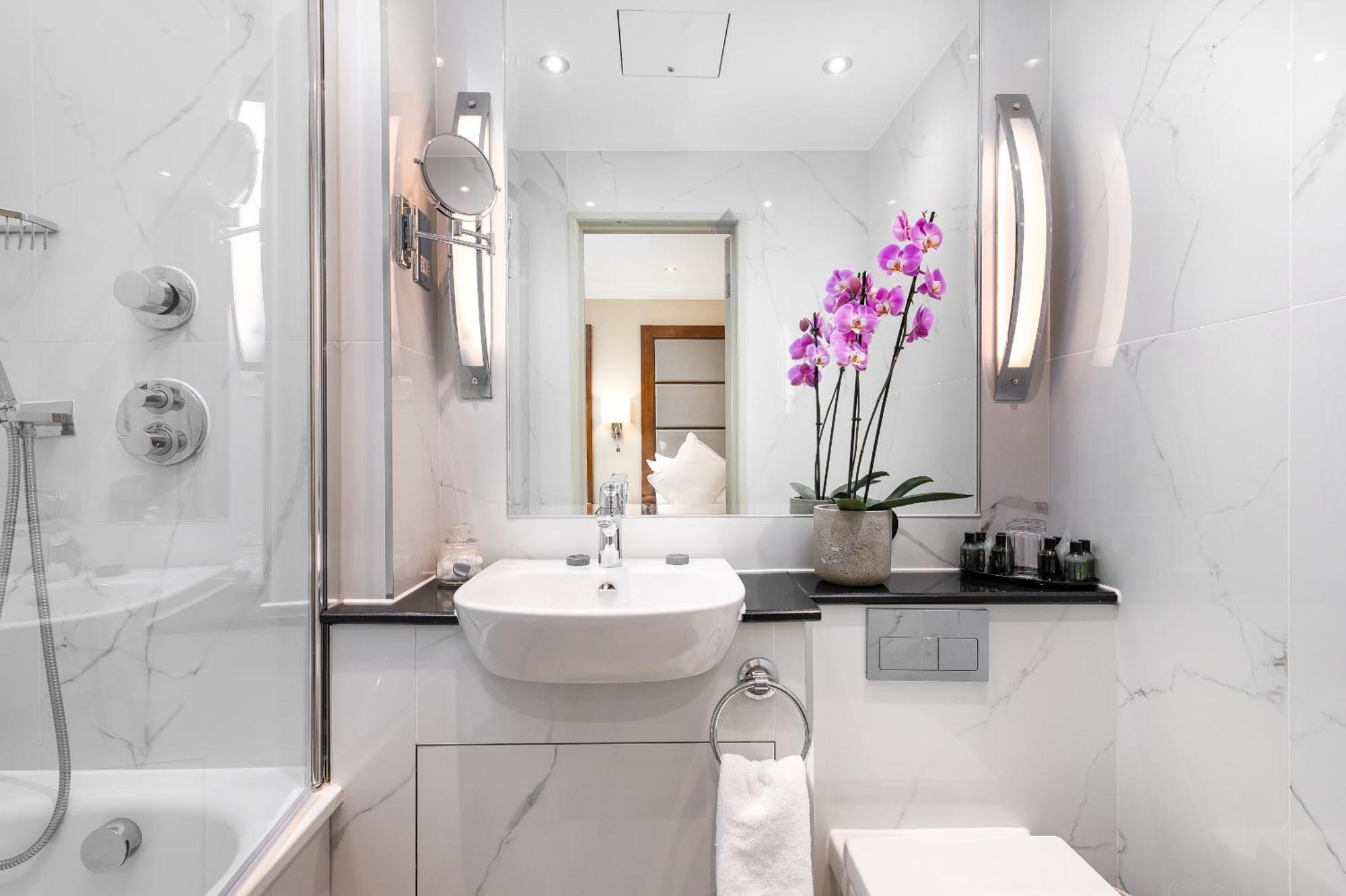 Gem Langham Court 4*