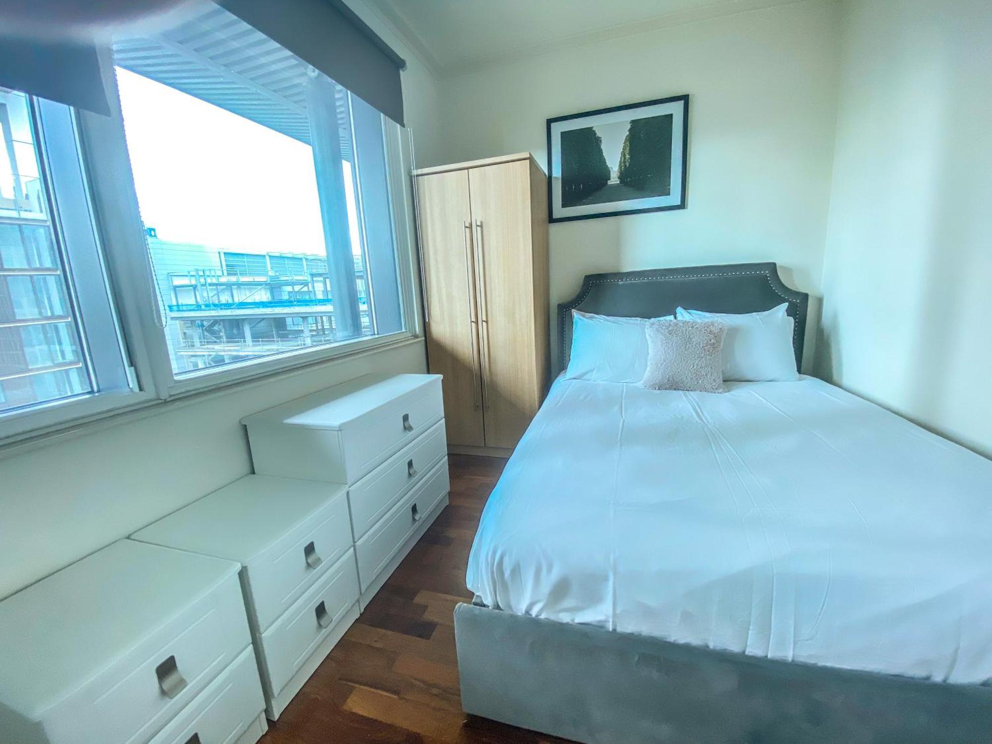 Horizon Canary Wharf Apartments London