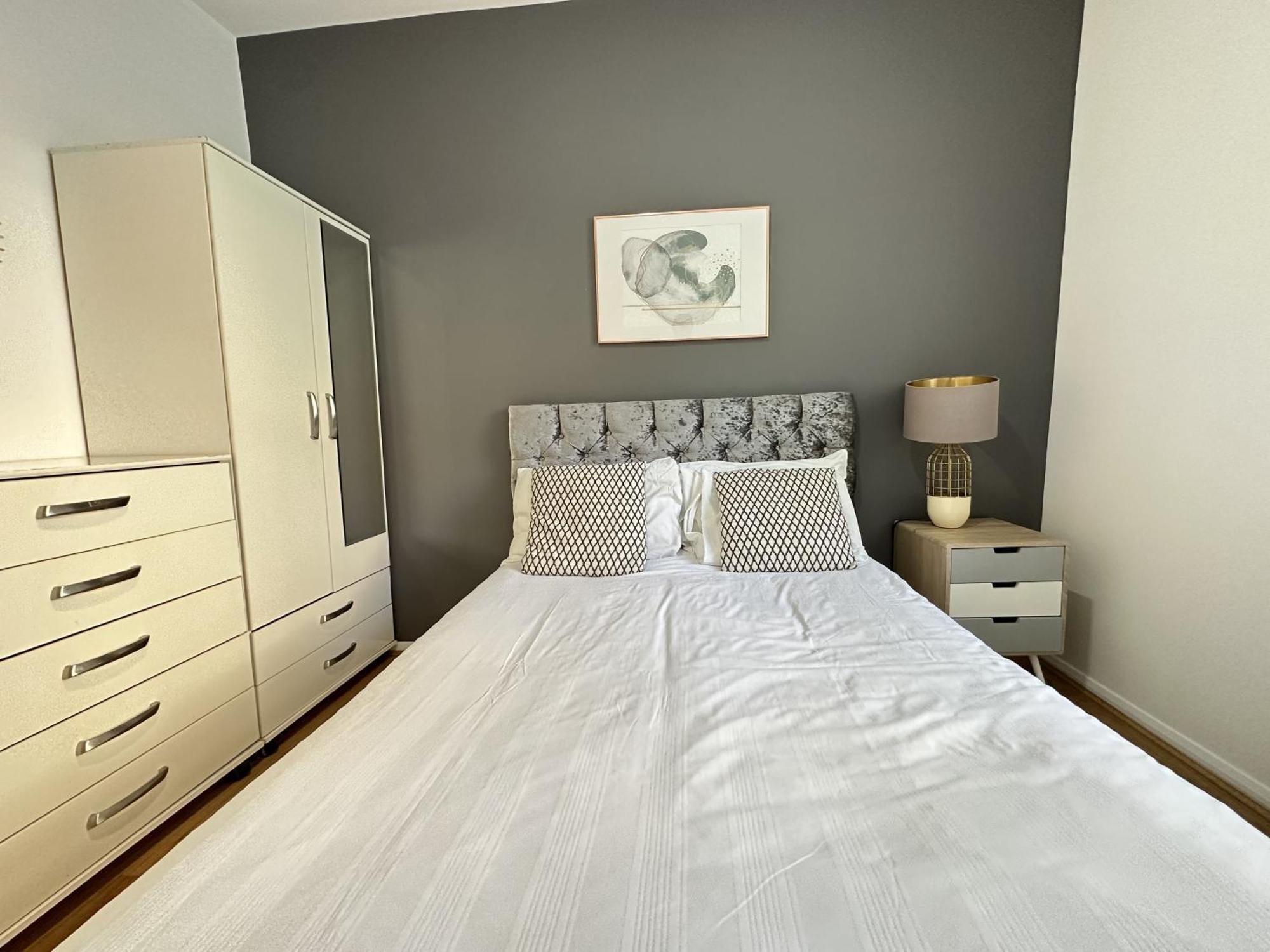 Maple Street Apartment *