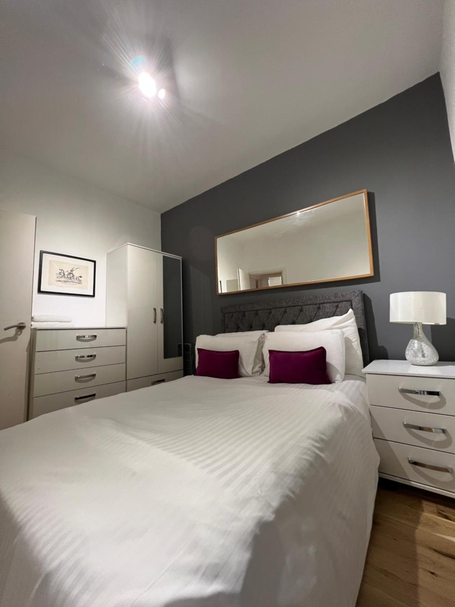 Maple Street Apartment *