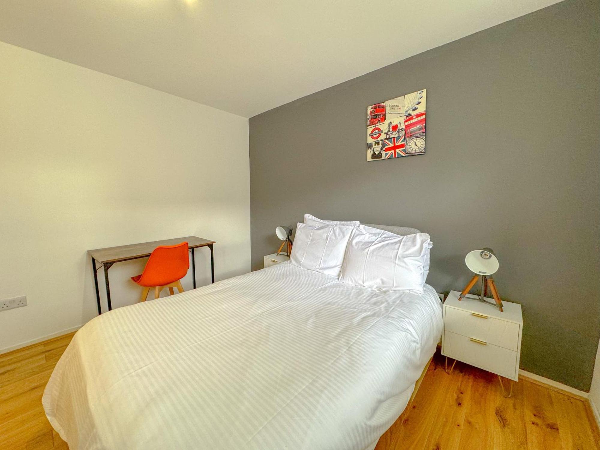 Apartment Maple Street London