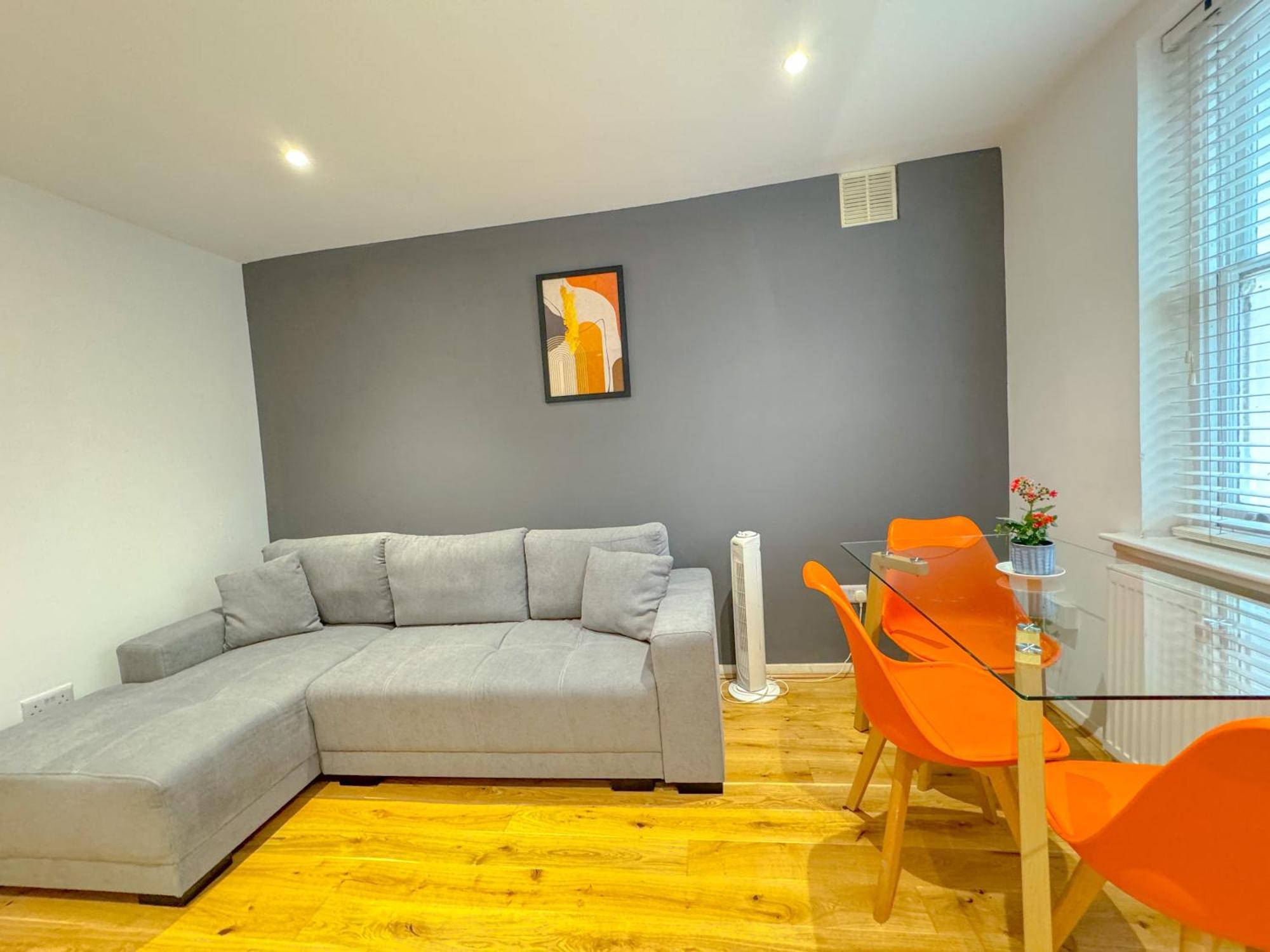 Apartment Maple Street London