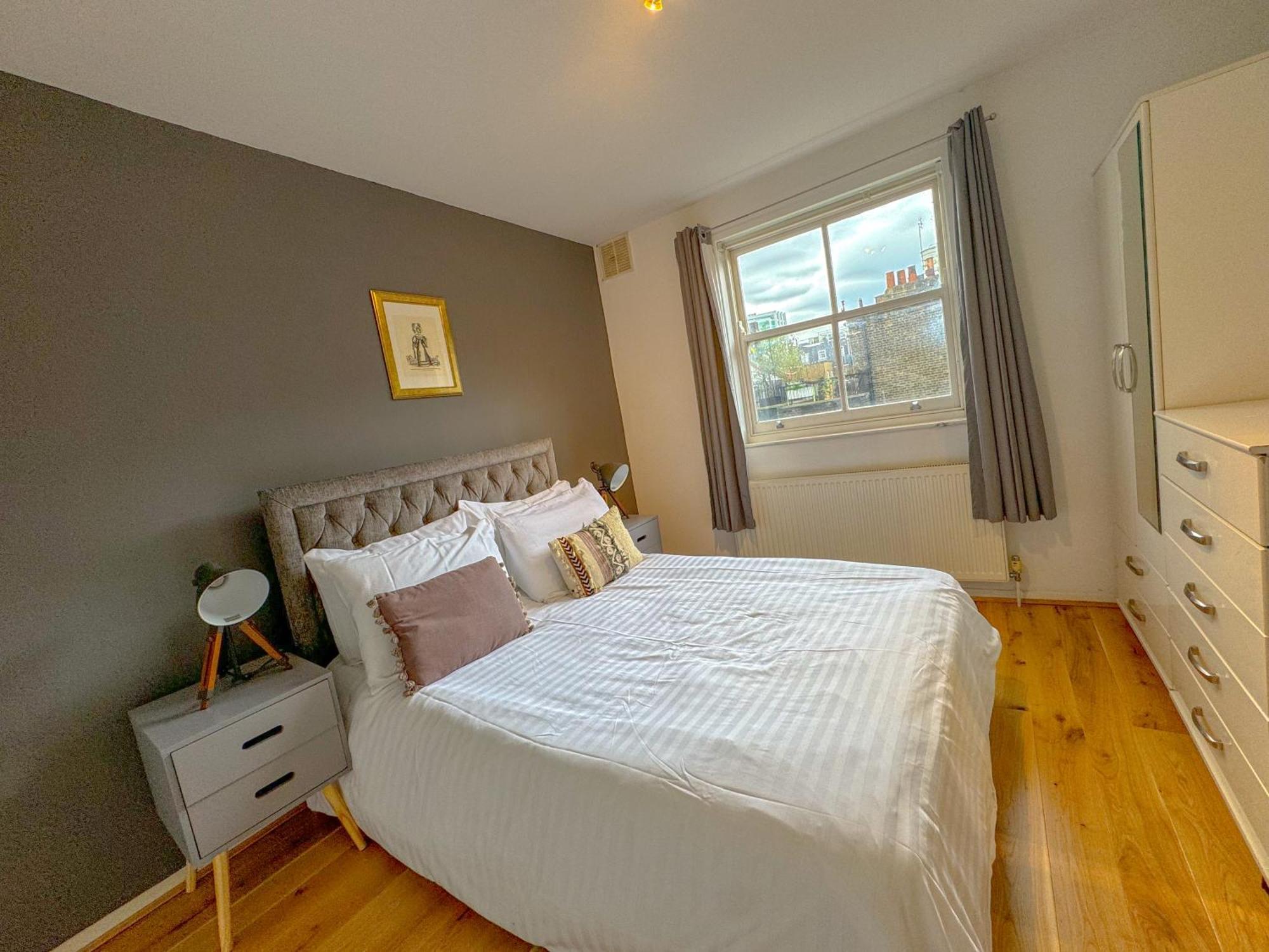 Maple Street Apartment *