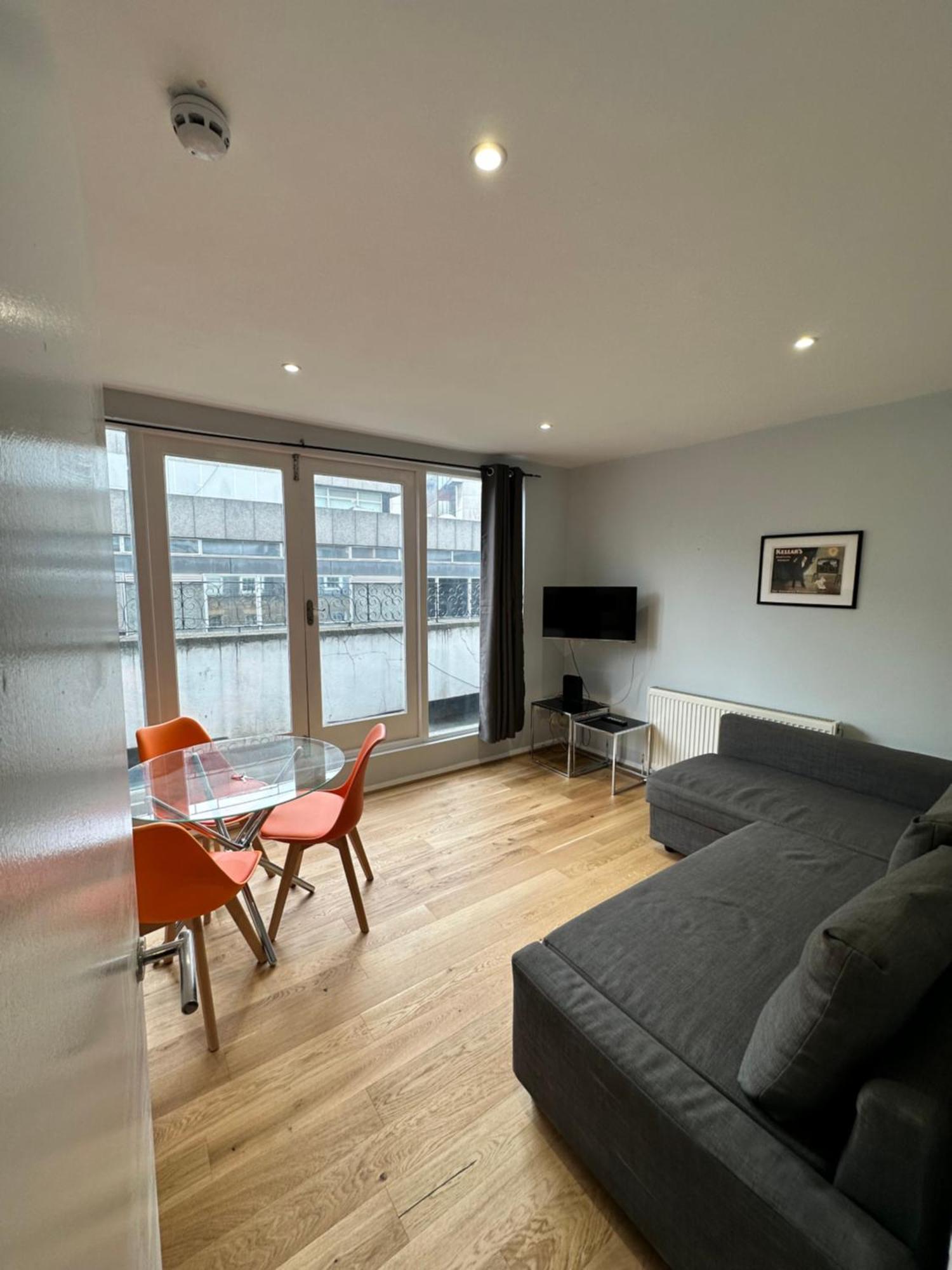 Maple Street Apartment *