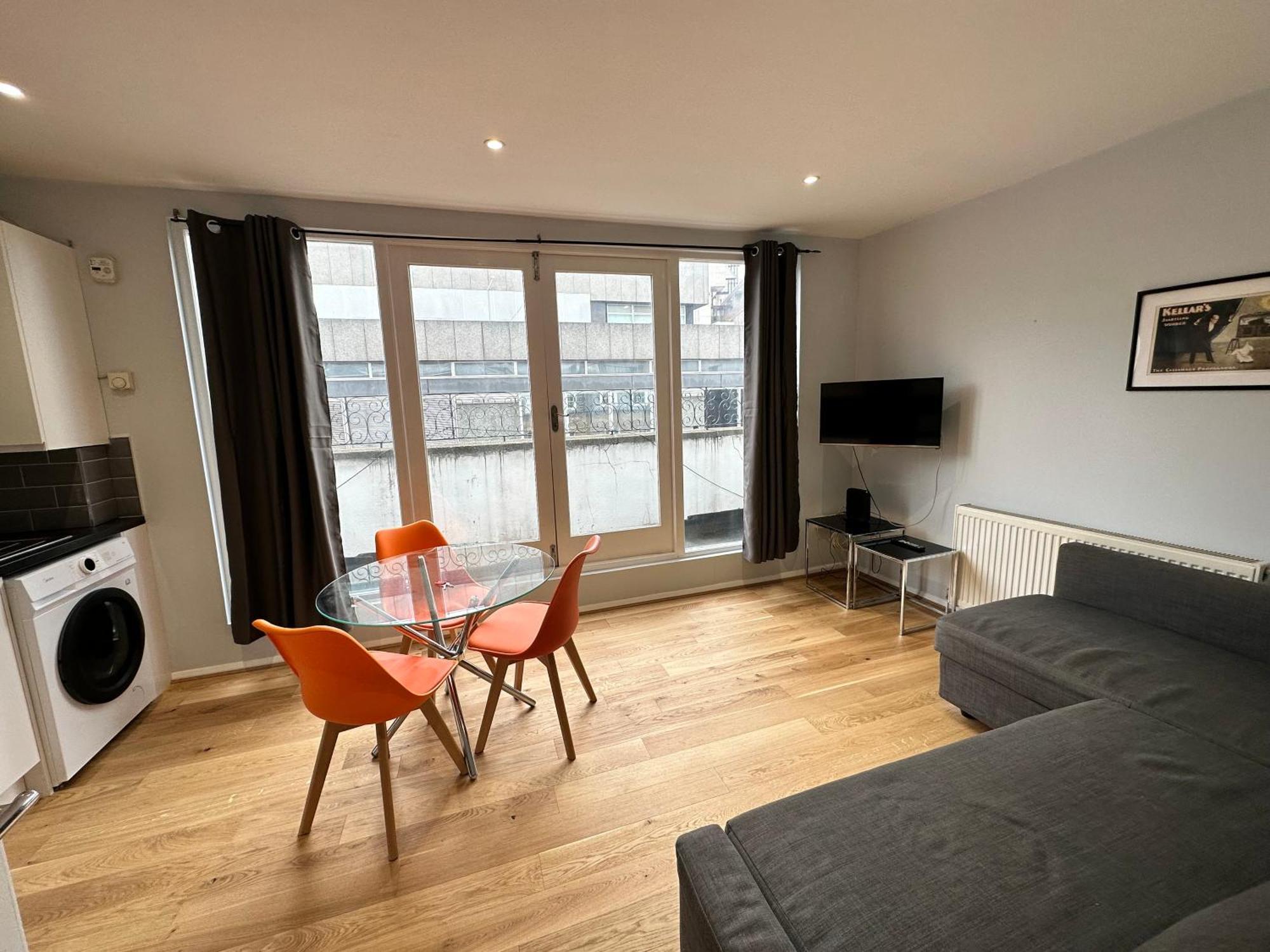 Apartment Maple Street *