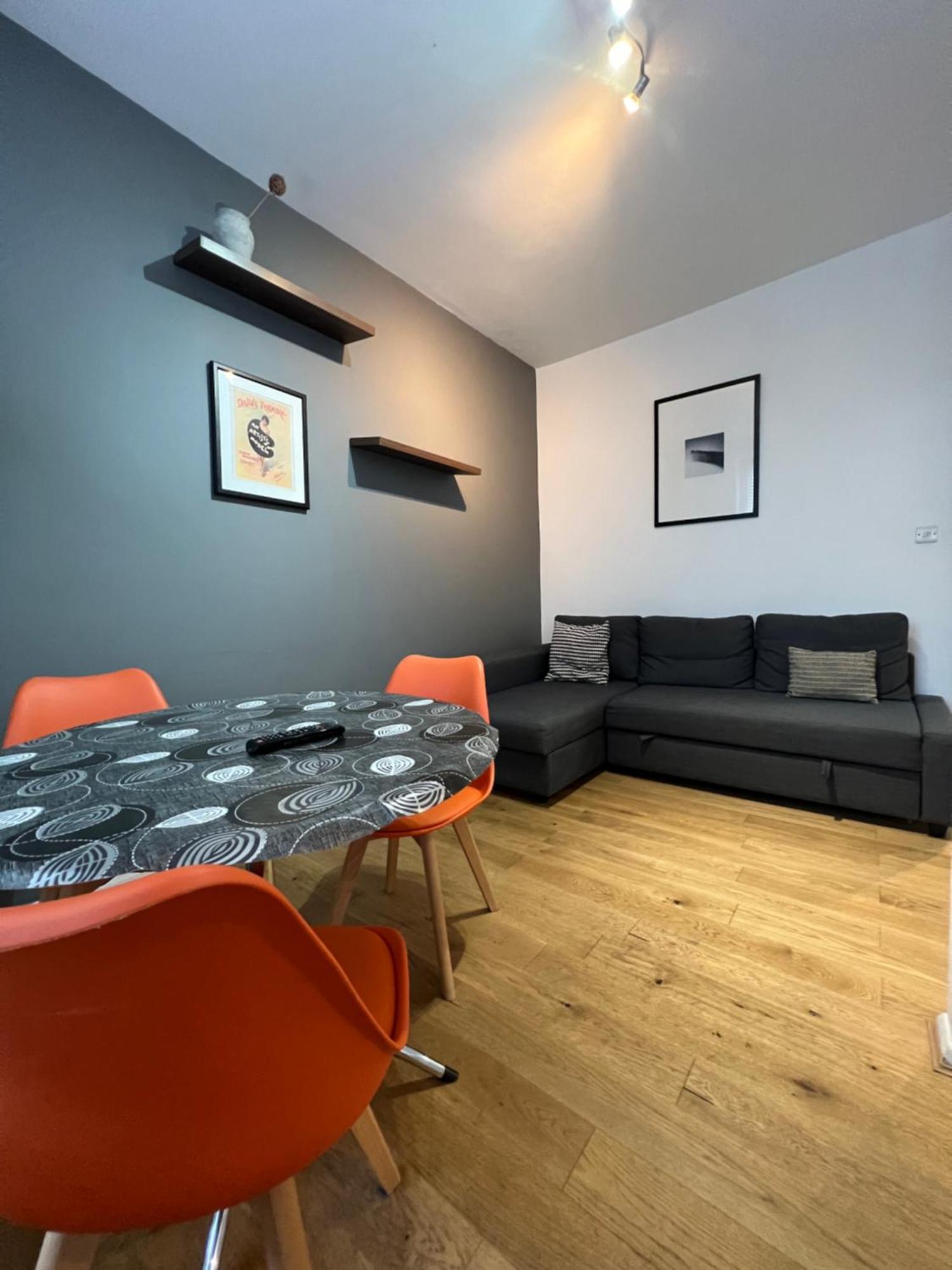 Maple Street Apartment *