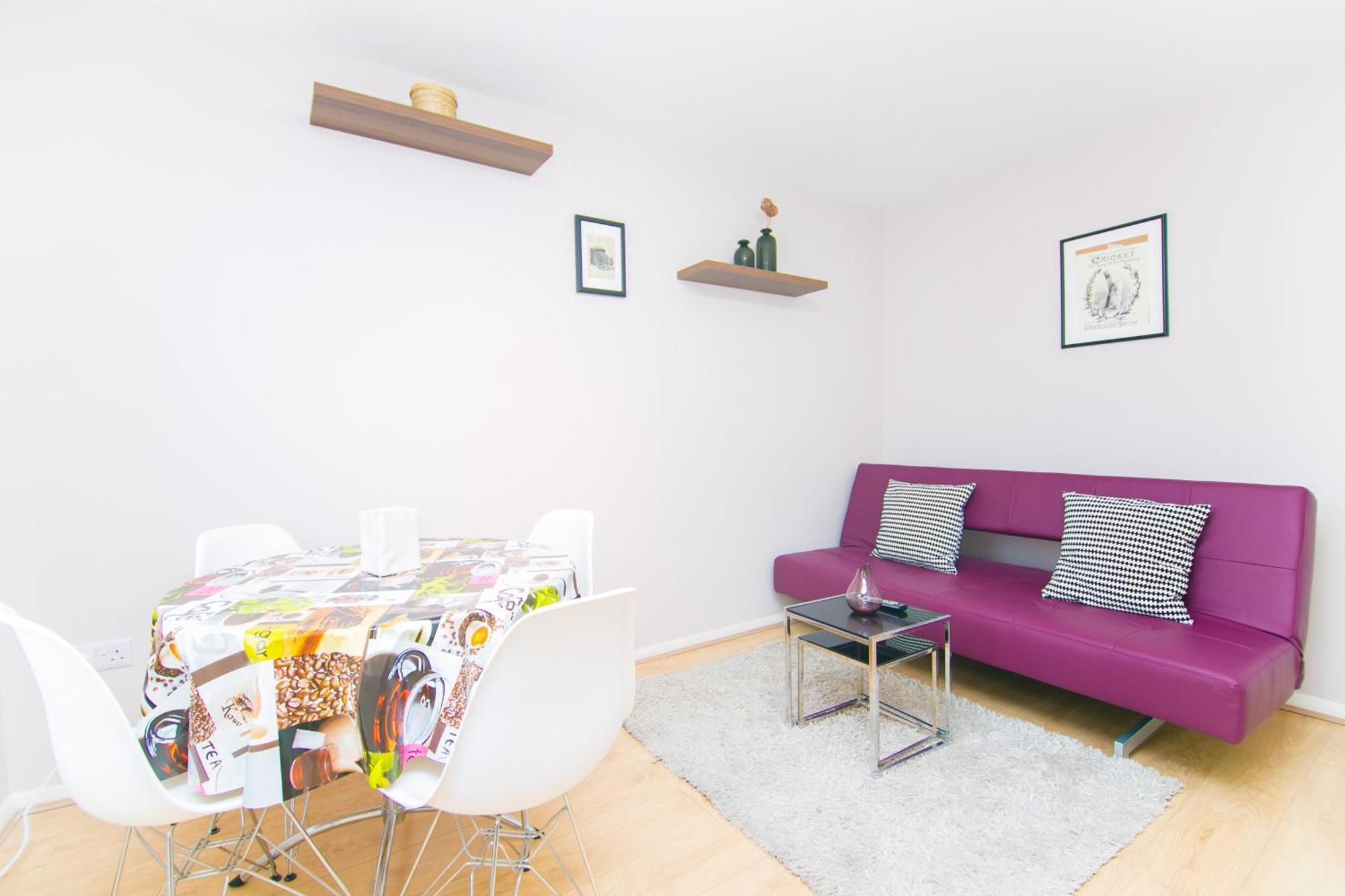 Apartment Maple Street London