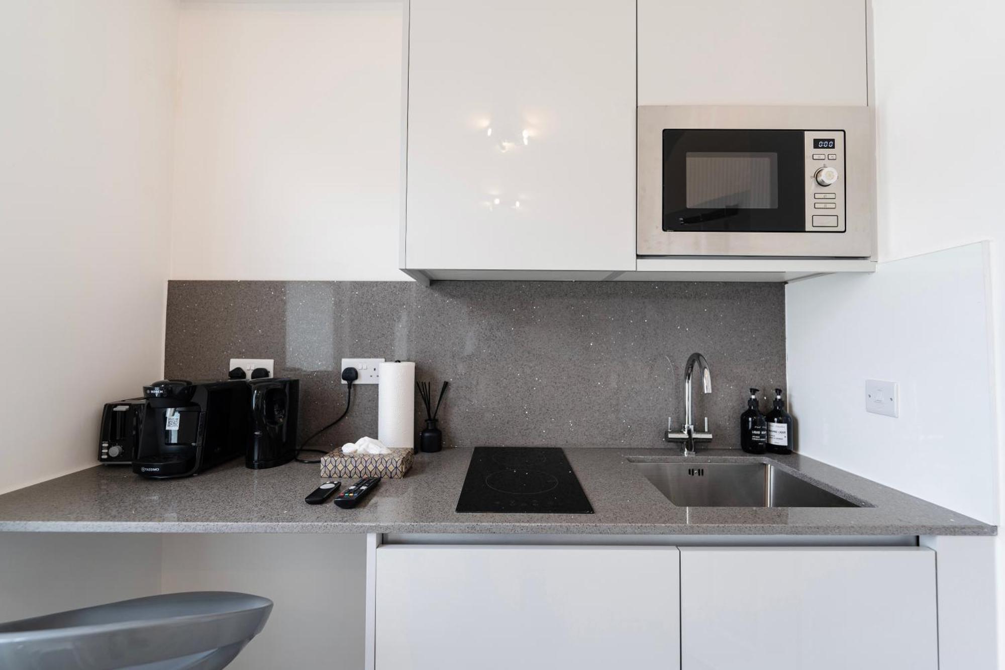 Fulham Luxury Close To Underground Newly Refurbished Hr *